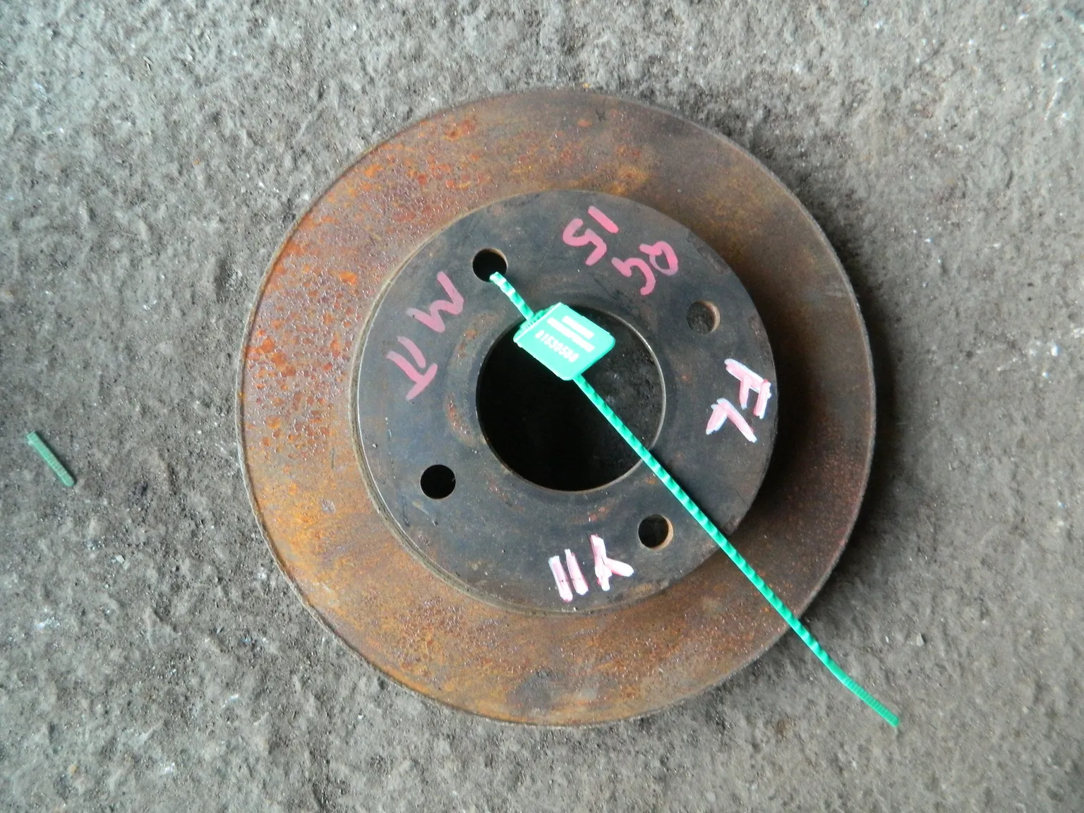 Диск тормозной NISSAN AD Y11 Перед (Контрактный) 81530588