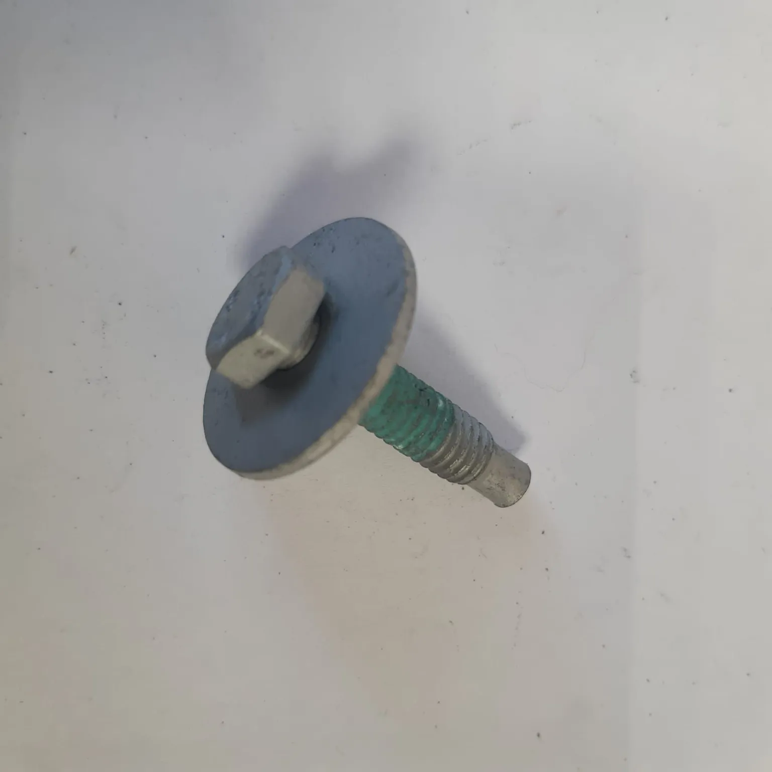 Болт RENAULT 7703101579 RENAULT