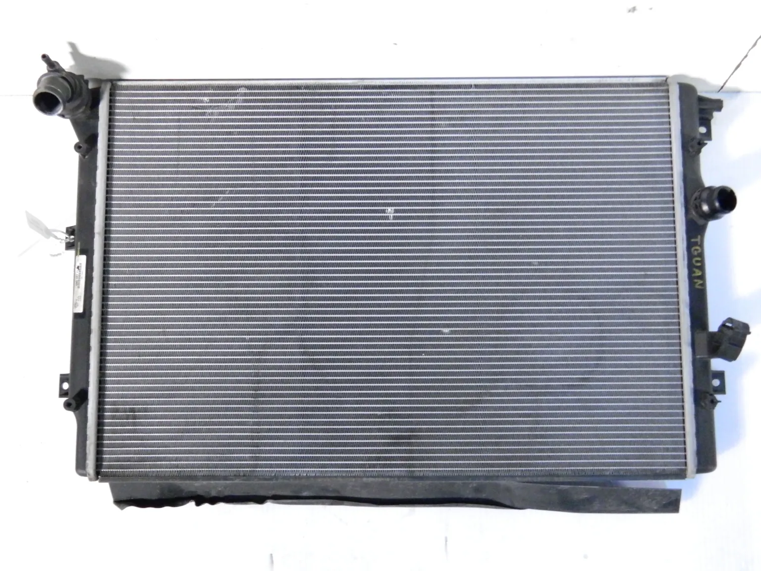Радиатор ДВС VOLKSWAGEN TIGUAN 5N1 (Контрактный) 69586197