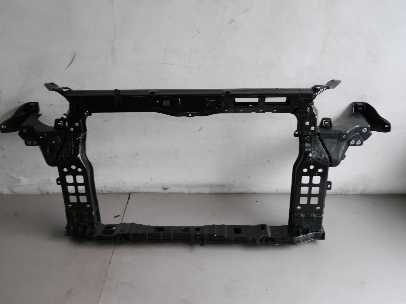 Рамка радиатора JORDEN JH02IX45048 HYUNDAI SANTA FE 12-15 641012W000