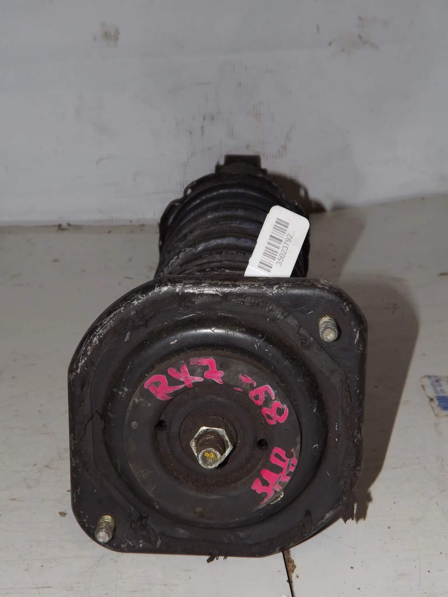 Стойка подвески MAZDA RX7 FD3S Зад (Контрактный) 35023792