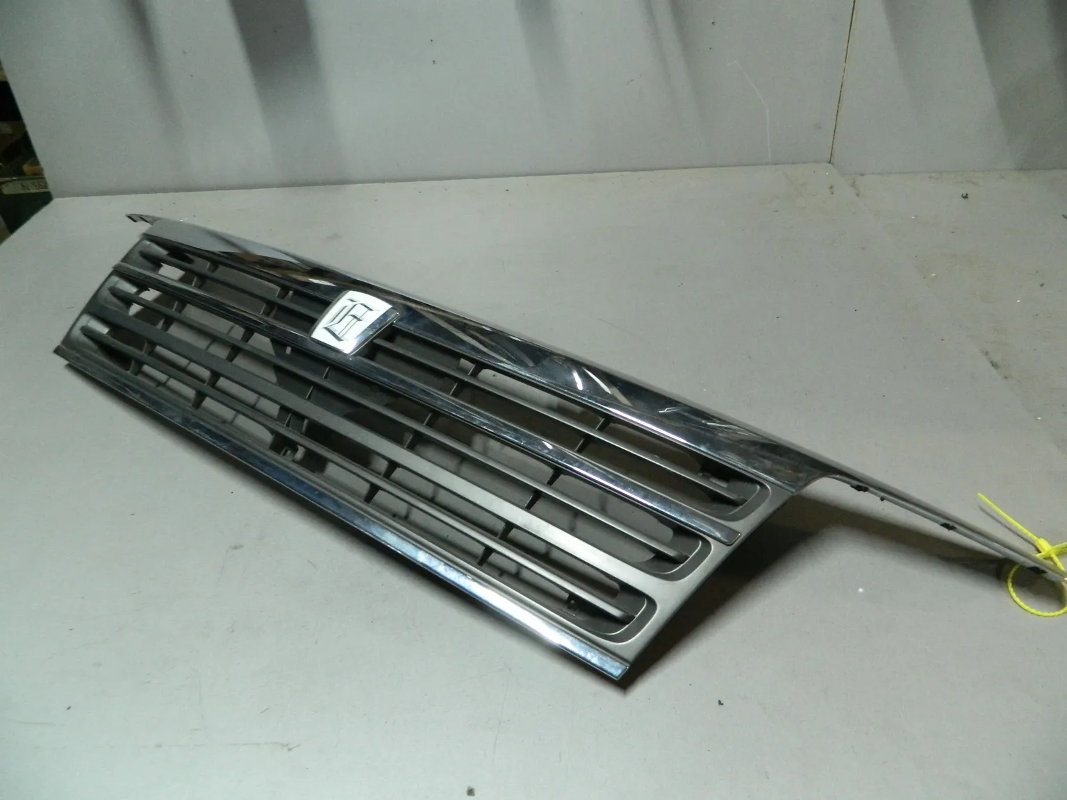 Решетка радиатора NISSAN ELGRAND ATE50 (Контрактный) 79773061.