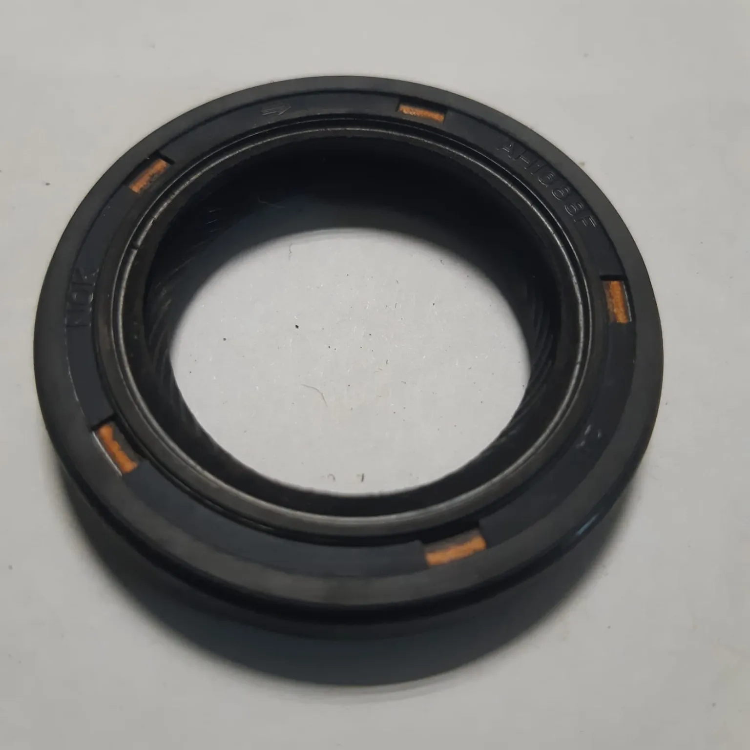 Сальник NOK AH1688F0 MITSUBISHI Colt,Lancer,Mirage 30x46x7