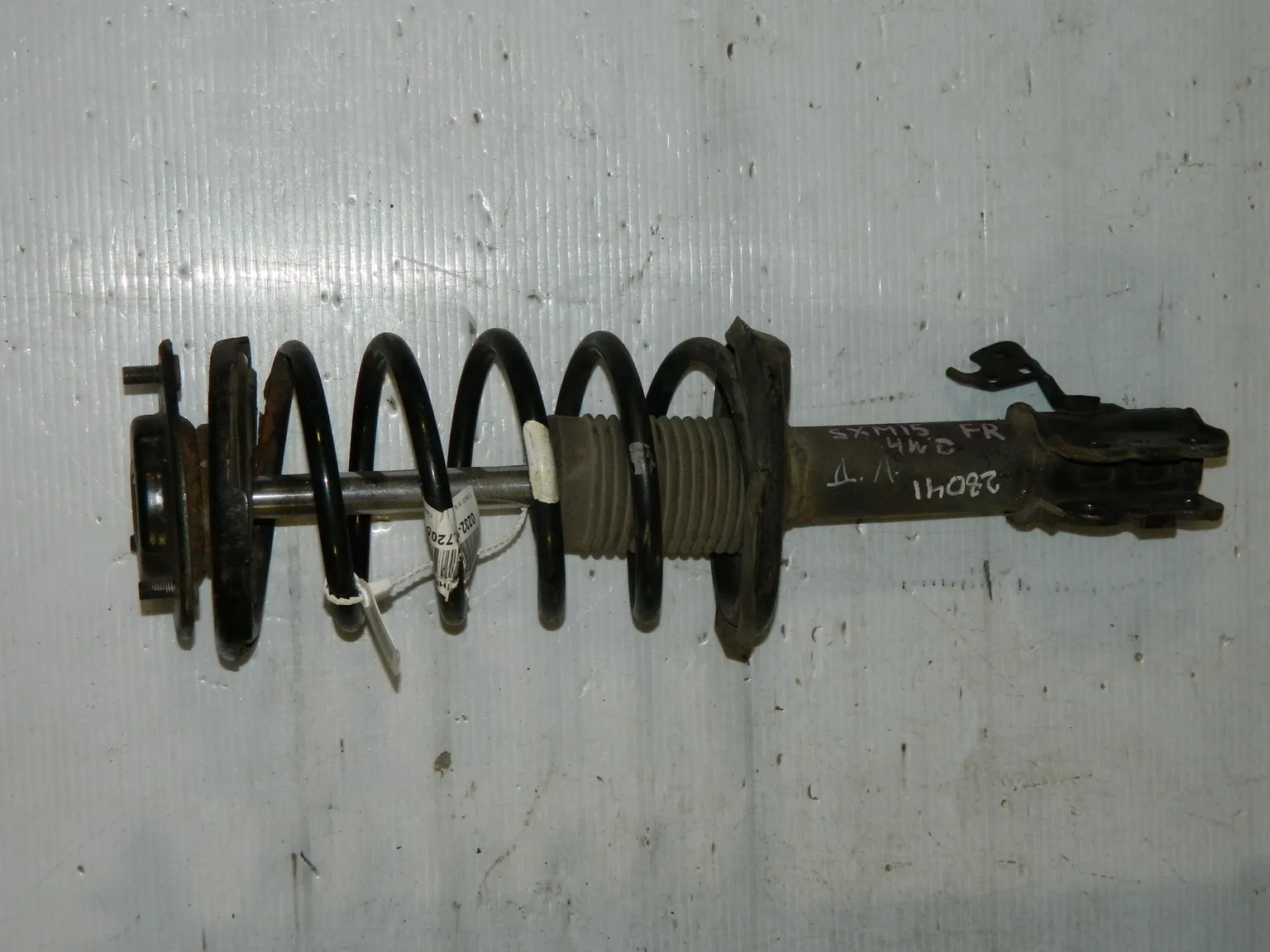 Стойка подвески TOYOTA IPSUM SXM15 Перед Прав (Контрактный)