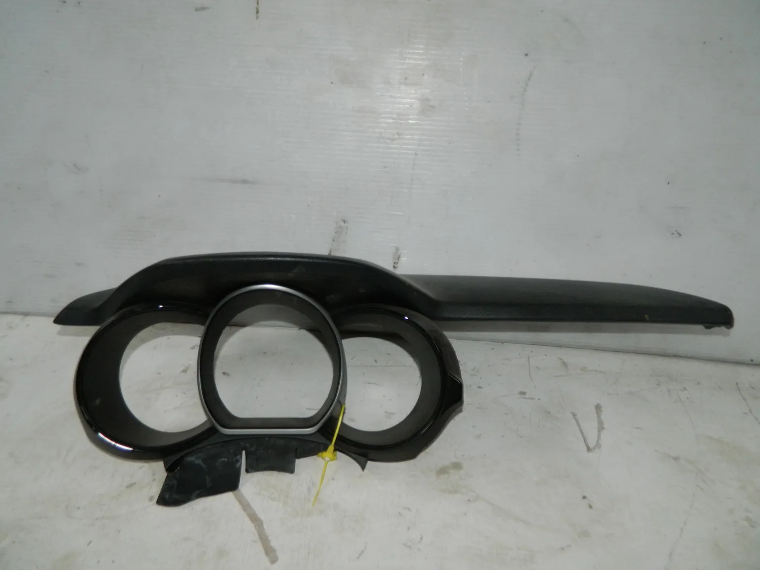 Накладка на панель приборов KIA RIO QB G4FA (Б/У) 40940123