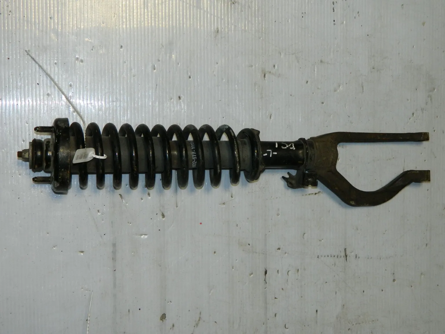 Стойка подвески HONDA INTEGRA DC1 Перед Лев (Контрактный)