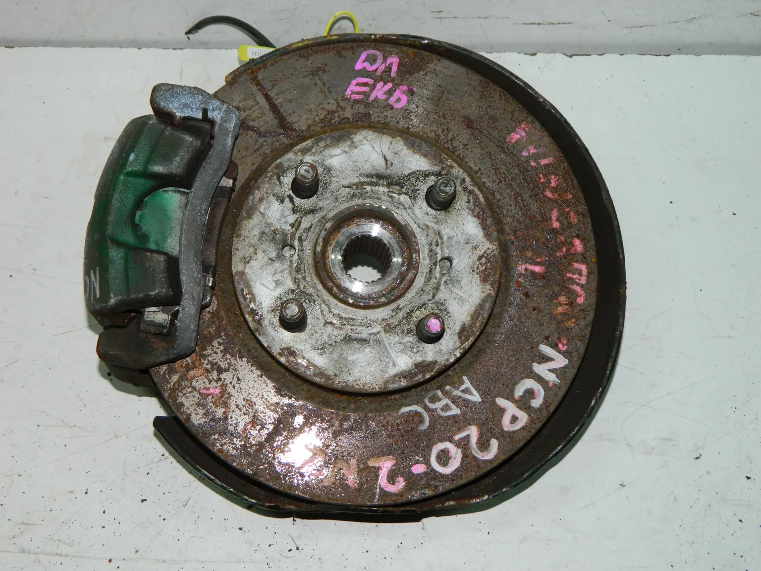 Ступица TOYOTA FUNCARGO NCP20 Перед Лев (Контрактный) 40940668