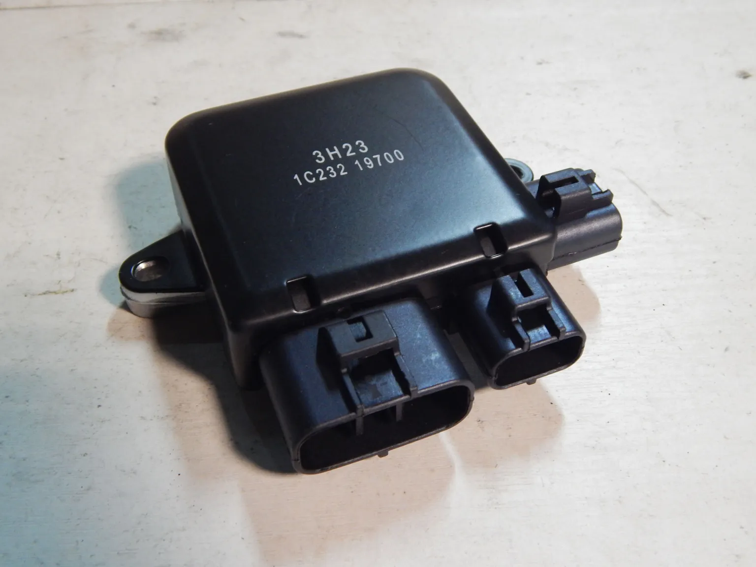 Блок управления вентилятором GENERAL PARTS 1355A124 MITSUBISHI OUTLANDER