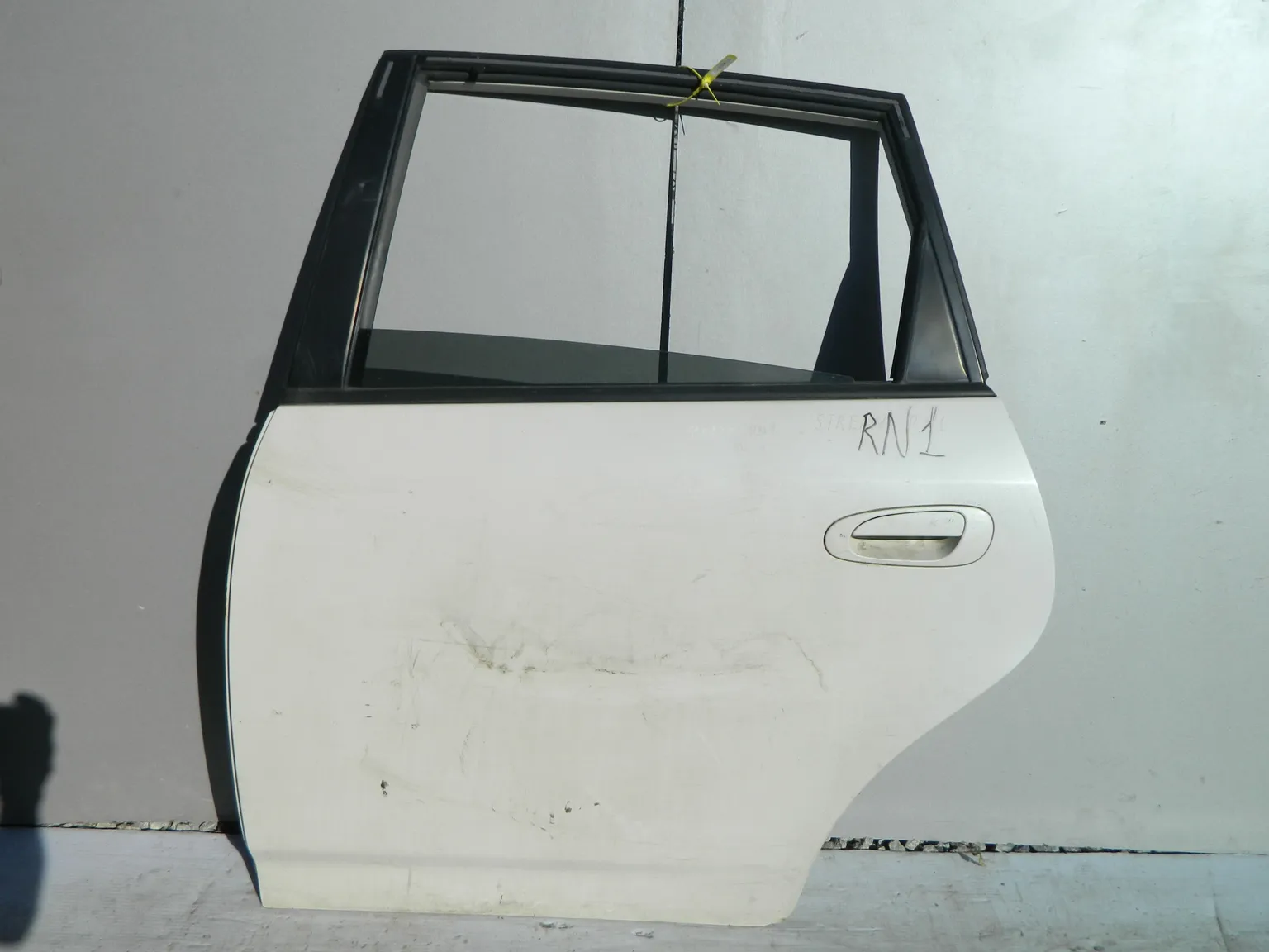 Дверь HONDA STREAM RN1 Зад Лев (Контрактный) 40951389 67550S7A010ZZ