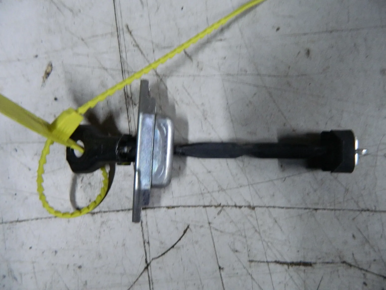 Ограничитель двери TOYOTA CAMRY ACV40 Перед Лев (Контрактный) 94603722