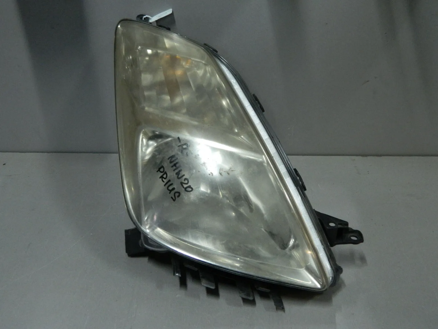 Фара TOYOTA PRIUS NHW20 Перед Прав 4716 (Контрактный) 68000546