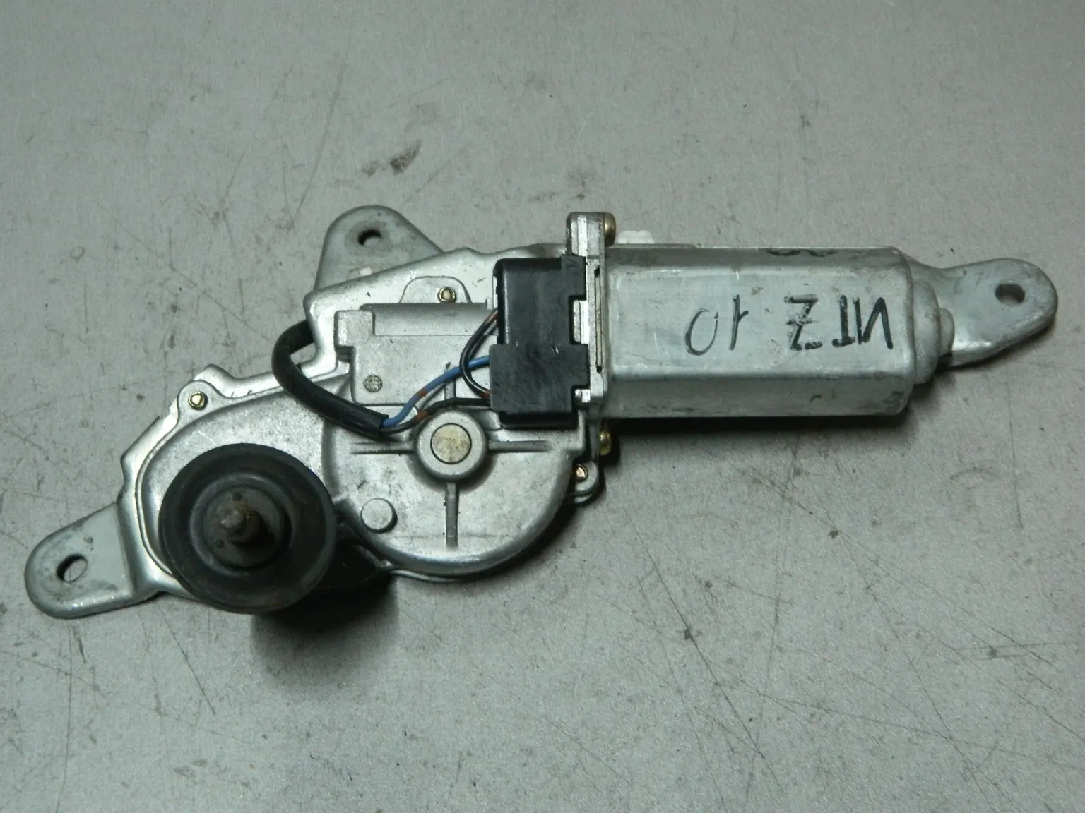 Мотор заднего дворника TOYOTA VITZ SCP10 (Контрактный) 81528658