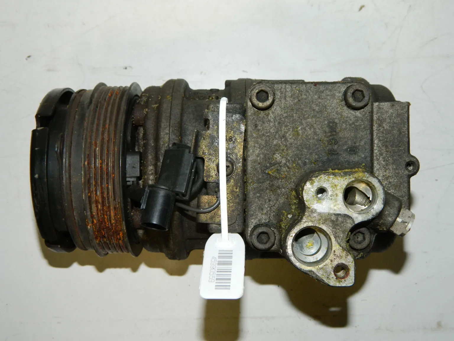 Компрессор кондиционера MITSUBISHI CHARIOT GRANDIS 4G64 (Контрактный) 45990559