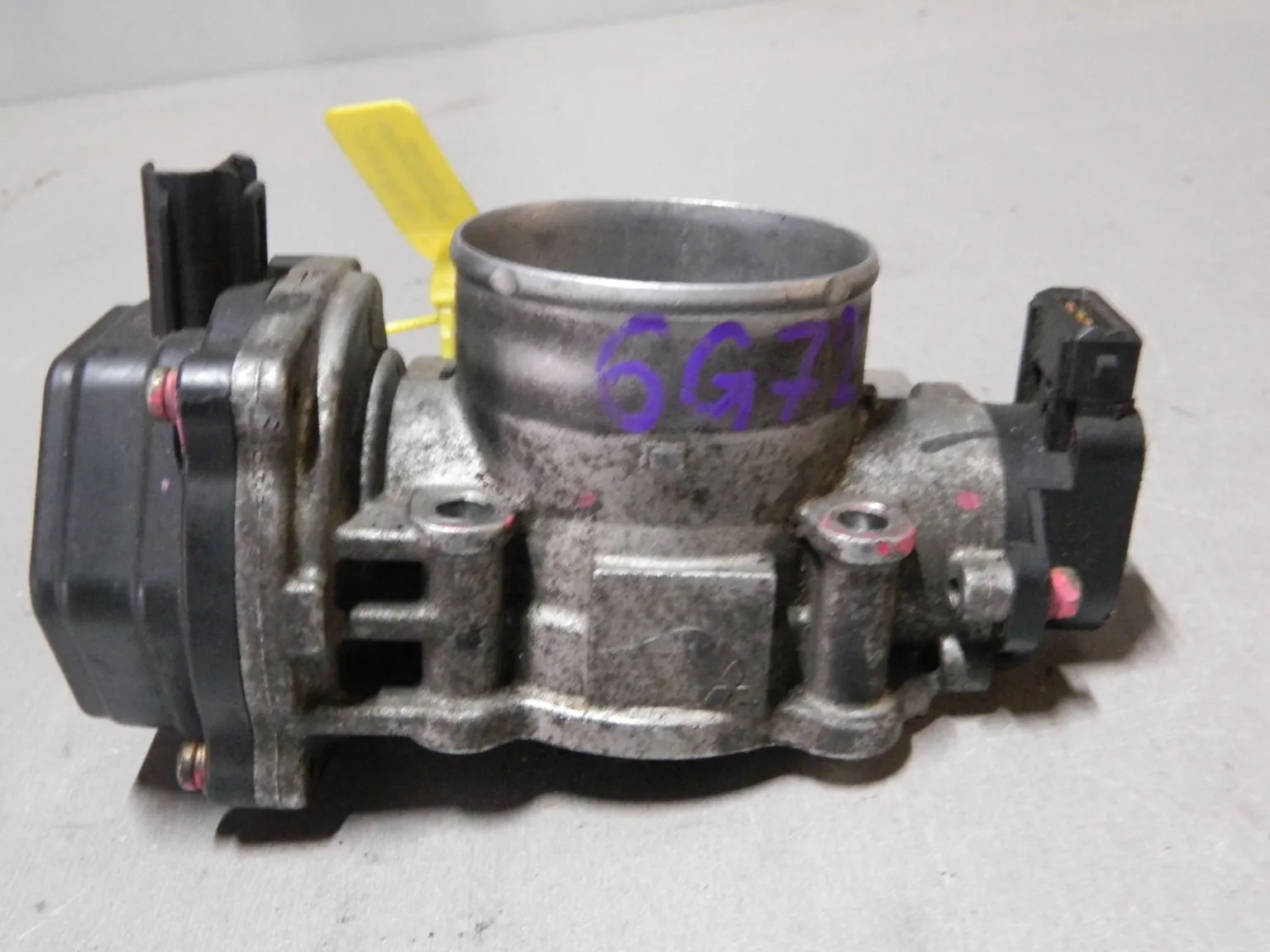 Дроссельная заслонка MITSUBISHI 6G72 (Контрактный) 79780332