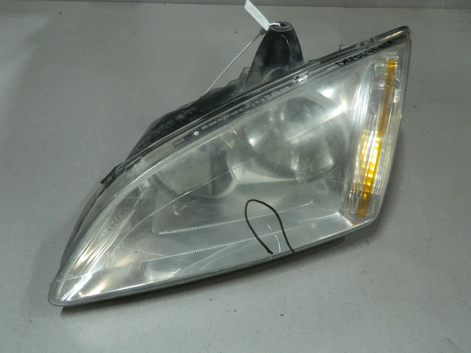 Фара FORD FOCUS II CB4 Перед Лев (Б/У) 68000716