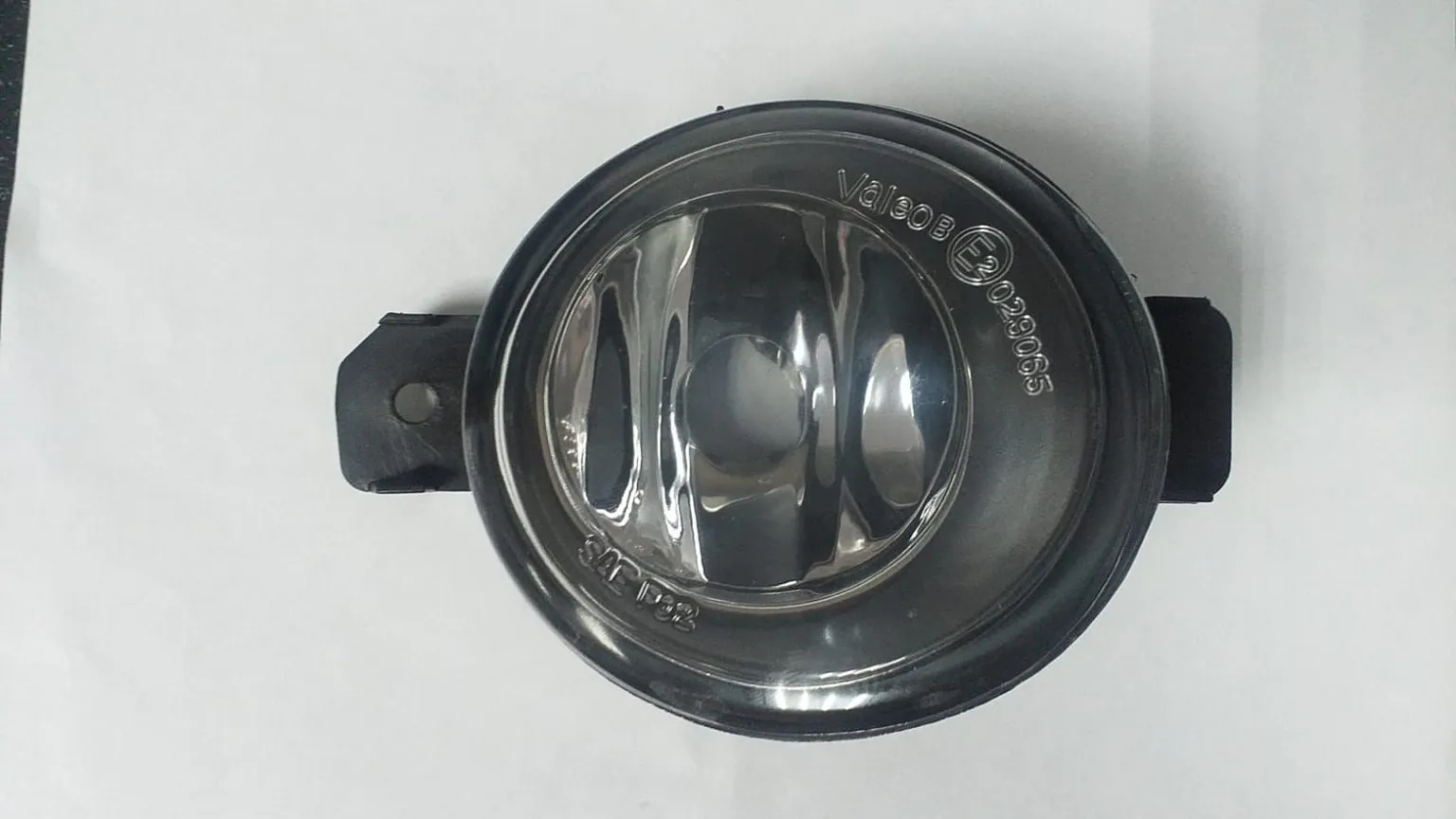 Фара противотуманная VALEO 029065 NISSAN WINGROAD R=L