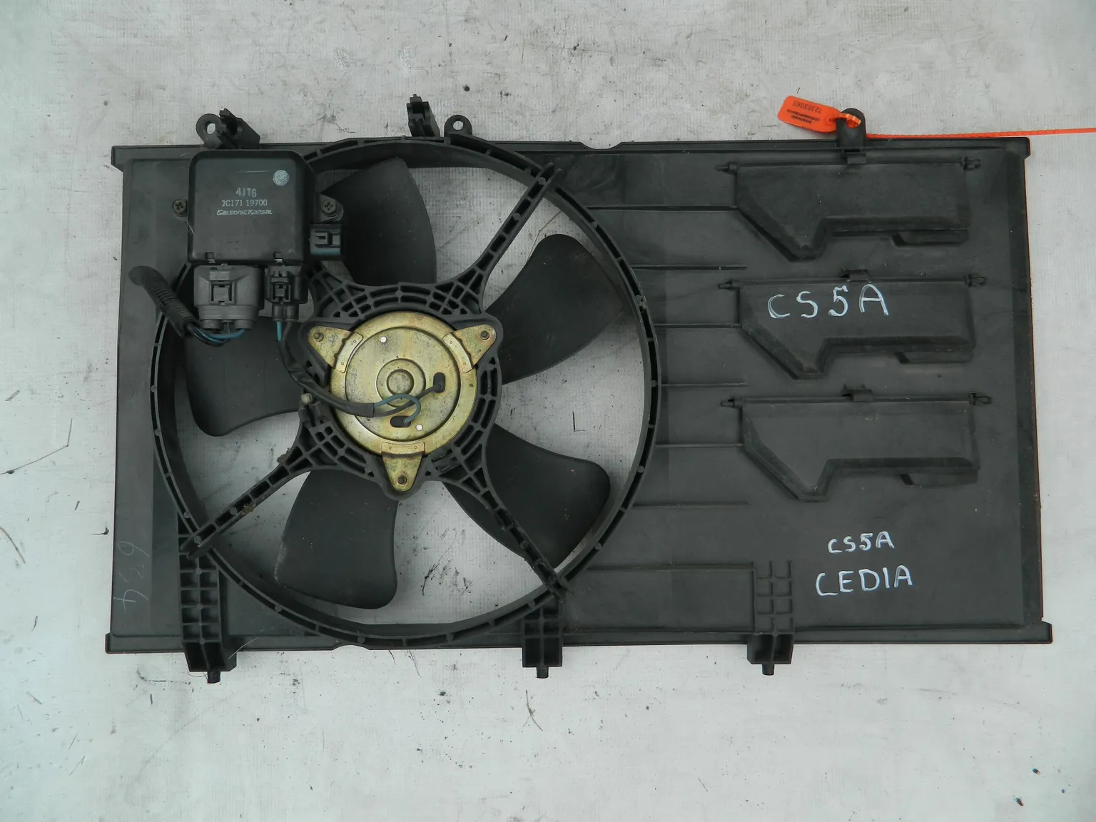 Диффузор радиатора MITSUBISHI LANCER CEDIA CS5A (Контрактный) 72355065