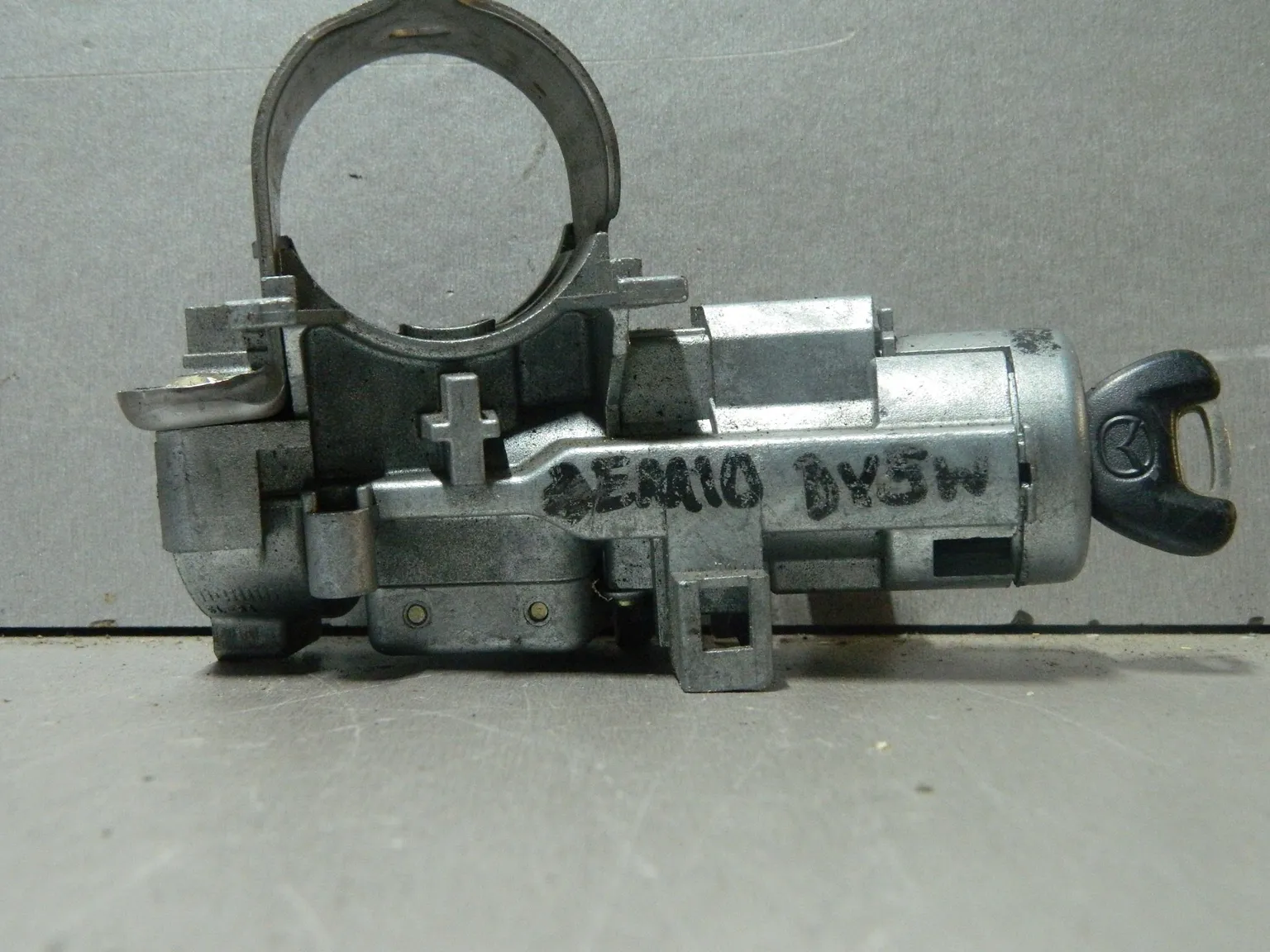 Замок зажигания MAZDA DEMIO DY5W (Контрактный) 81528169