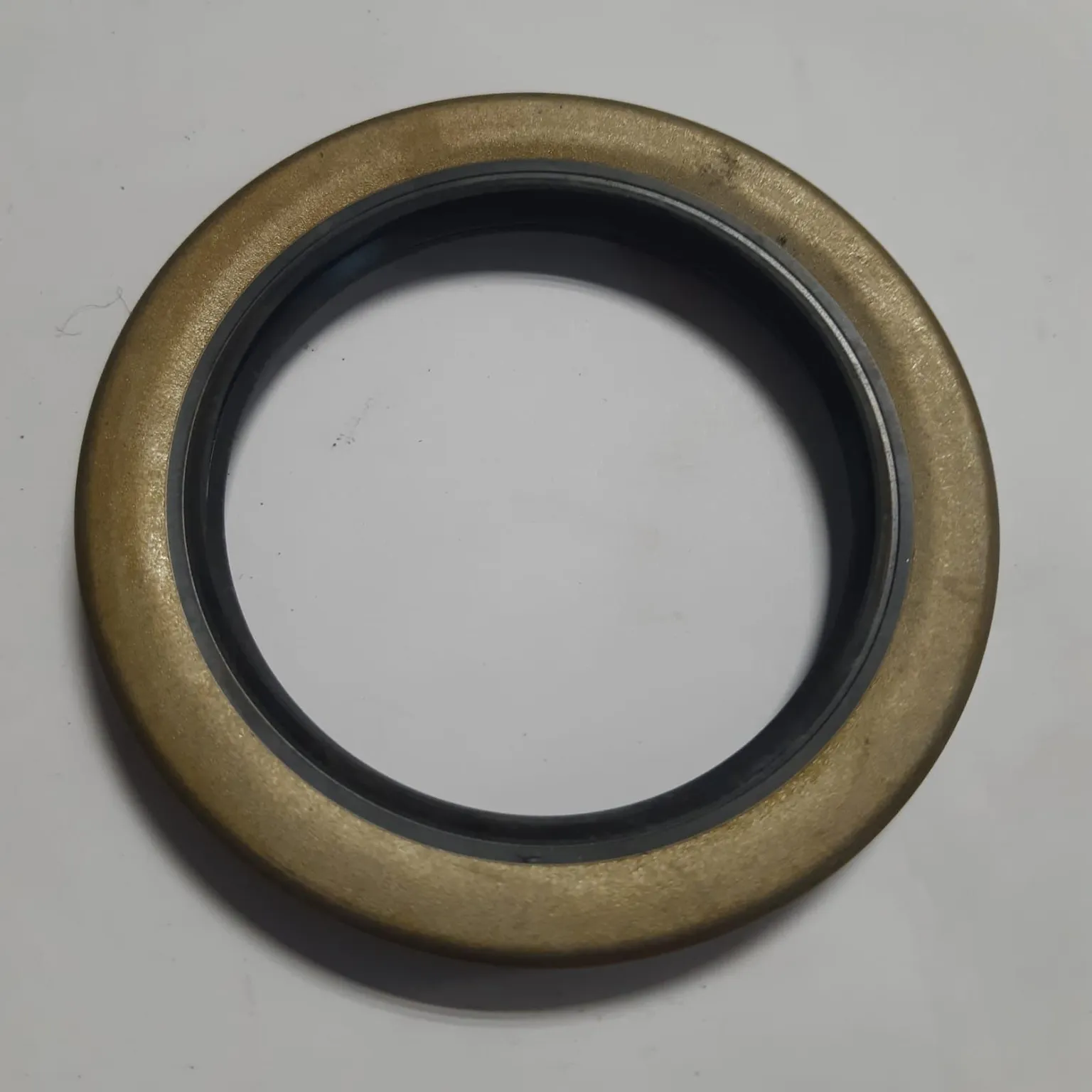 Сальник NOK AA8098E0 TOYOTA Dyna,ToyoAce,HiAce,HiLux,LiteAce 62x85x8x10 9031162001