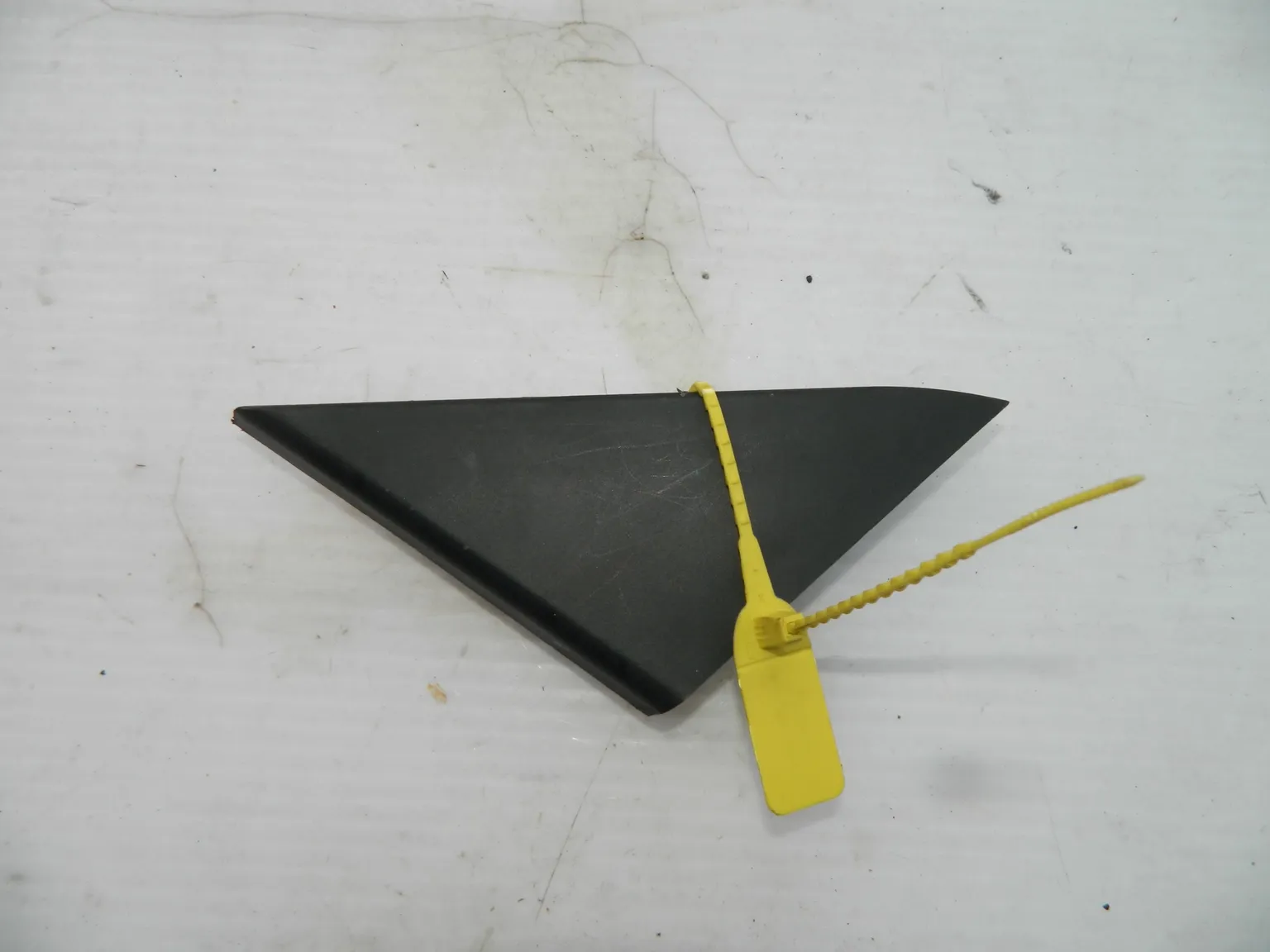 Уголок двери внутренний KIA SOUL AM 2008-2014 Перед Лев (Контрактный) 94584097