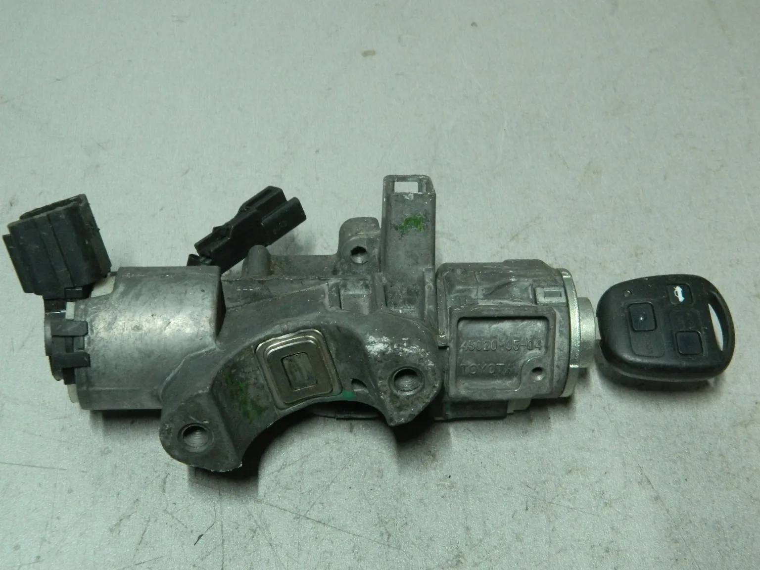 Замок зажигания TOYOTA AVENSIS AZT250 (Контрактный) 81532389