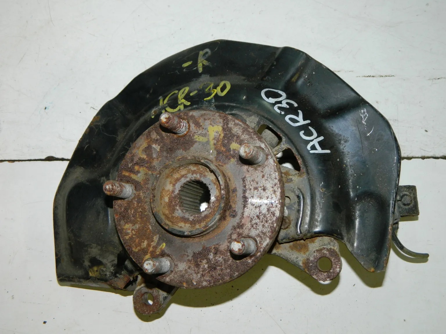 Ступица TOYOTA ESTIMA ACR30 Перед Прав (Контрактный) 40951012