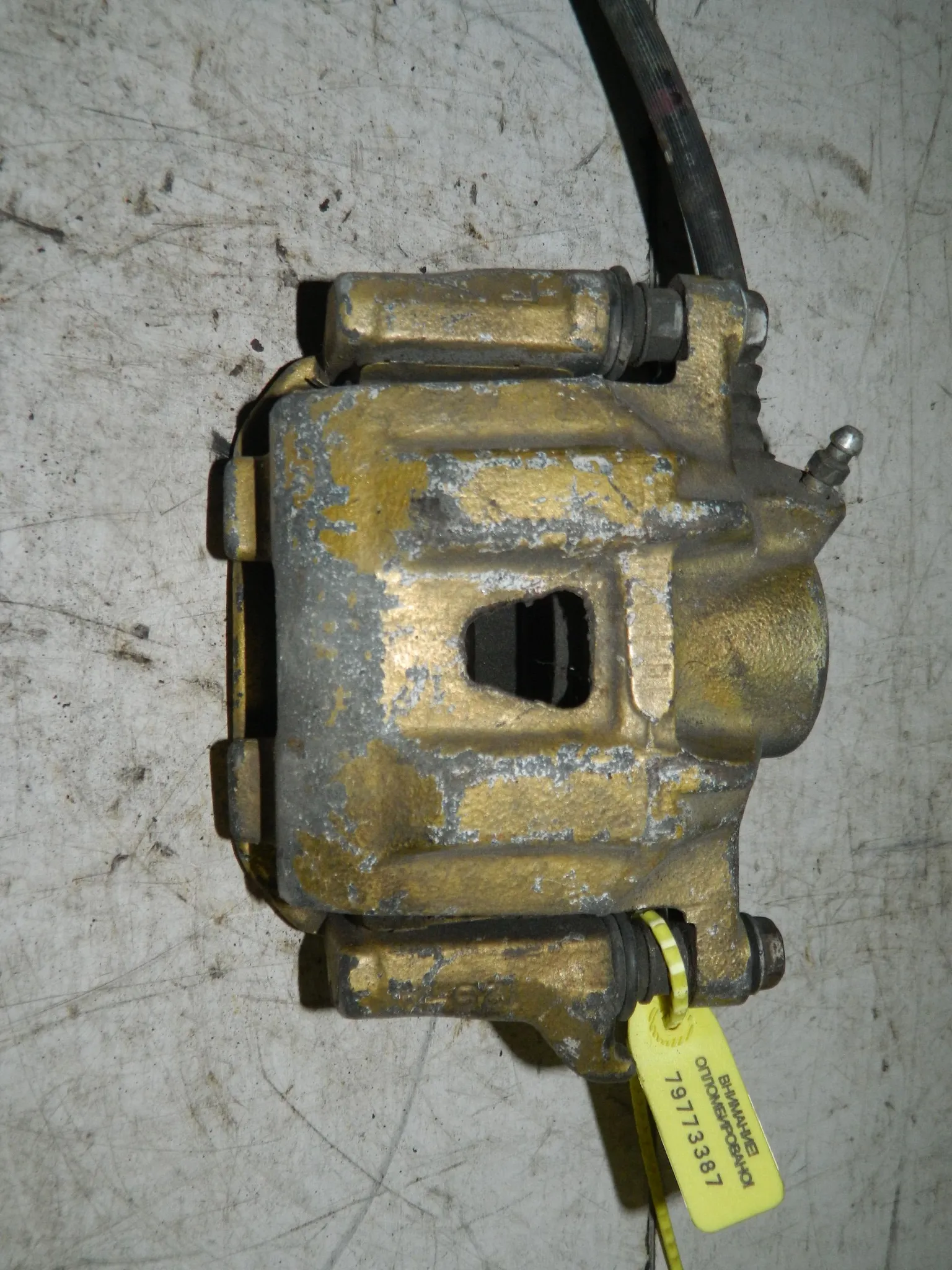 Суппорт TOYOTA ESTIMA ACR30 Зад Лев (Контрактный) 79773387