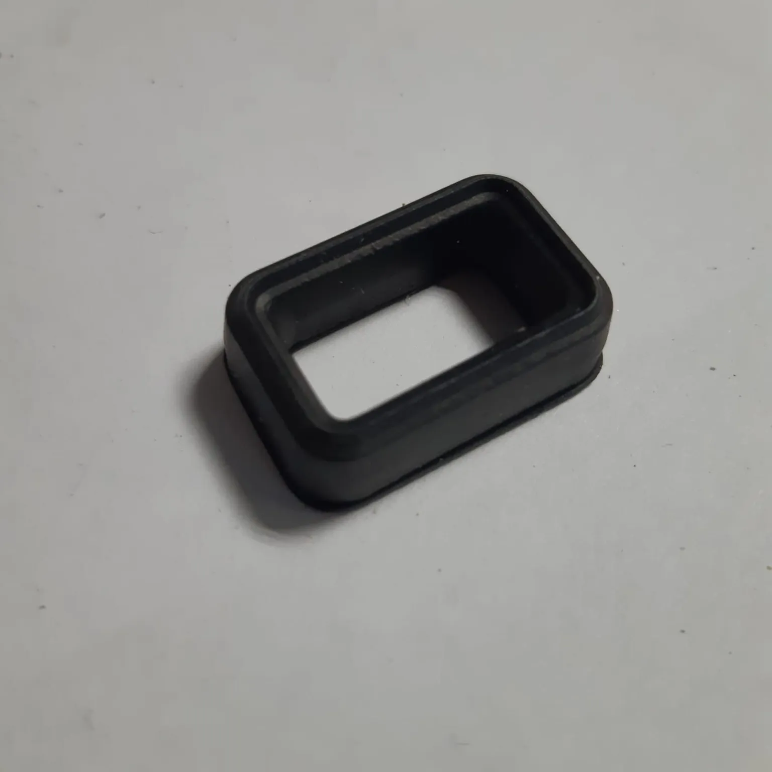 Прокладка свечных колодцев NISSAN 132714M501 NISSAN Almera