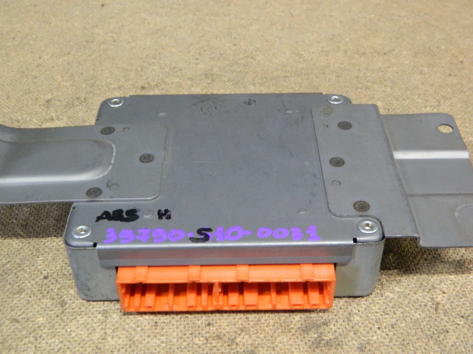 Блок управления ABS HONDA CR-V RD1 (Контрактный) 79590848