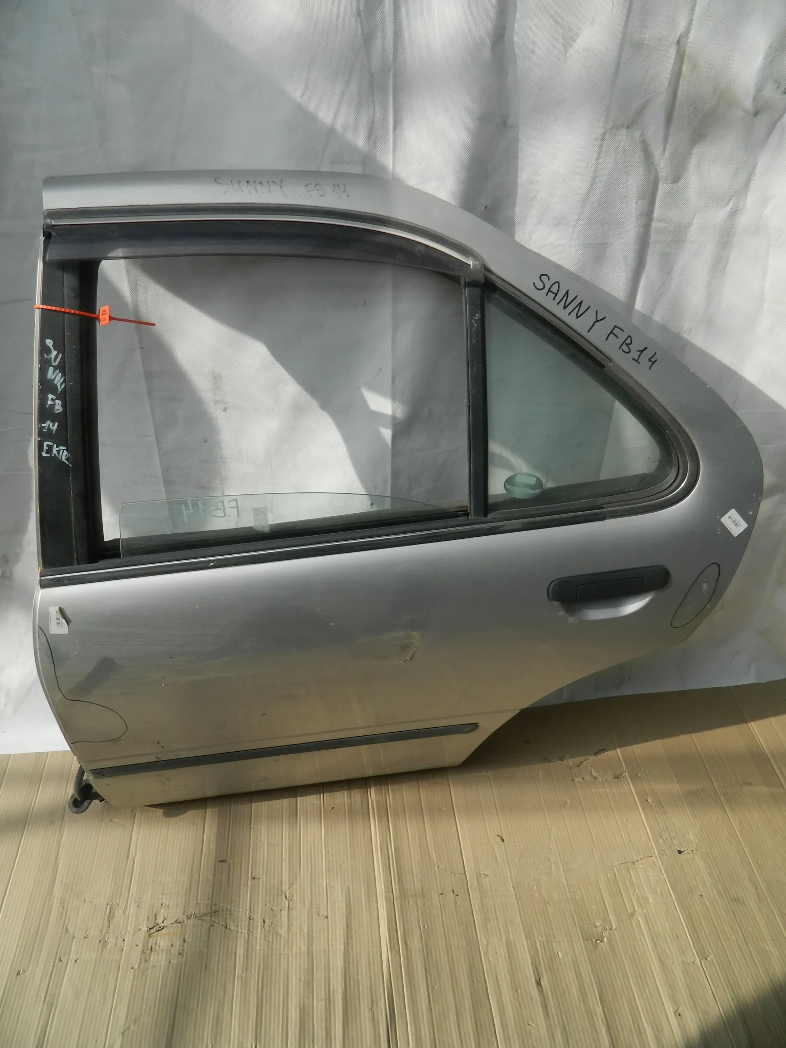 Дверь NISSAN SUNNY FB14 Зад Лев (Контрактный) 65243058