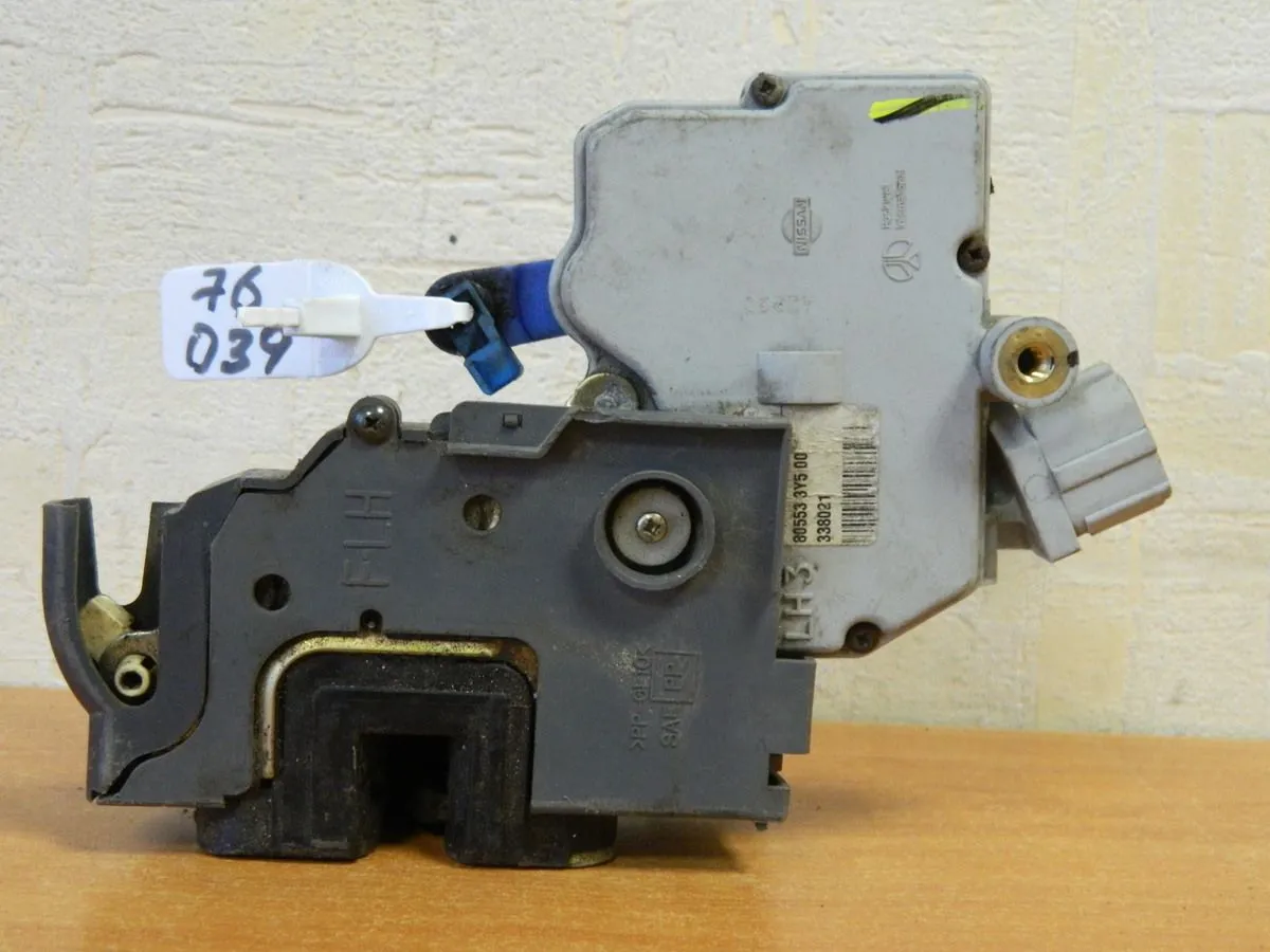 Замок двери NISSAN MAXIMA A33 Перед Лев (Kонтрактный) 76039