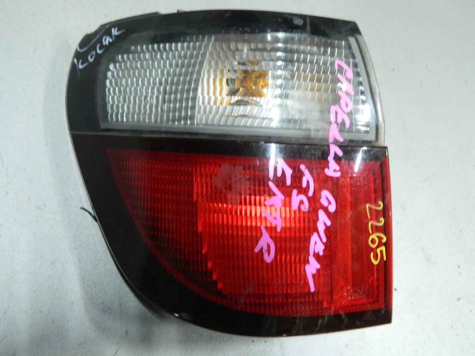 Фонарь MAZDA CAPELLA GWEW Зад Лев 2265 (Контрактный) 68000167