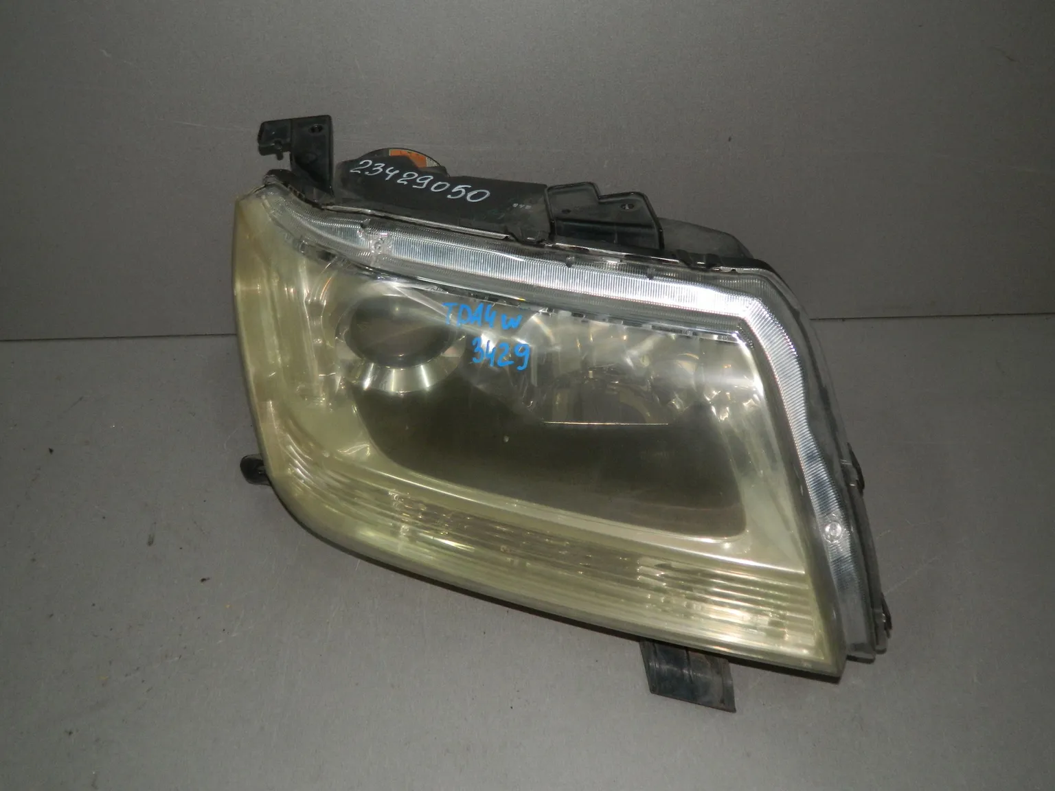 Фара SUZUKI GRAND VITARA TDA4W Перед Прав (Контрактный) 23429050
