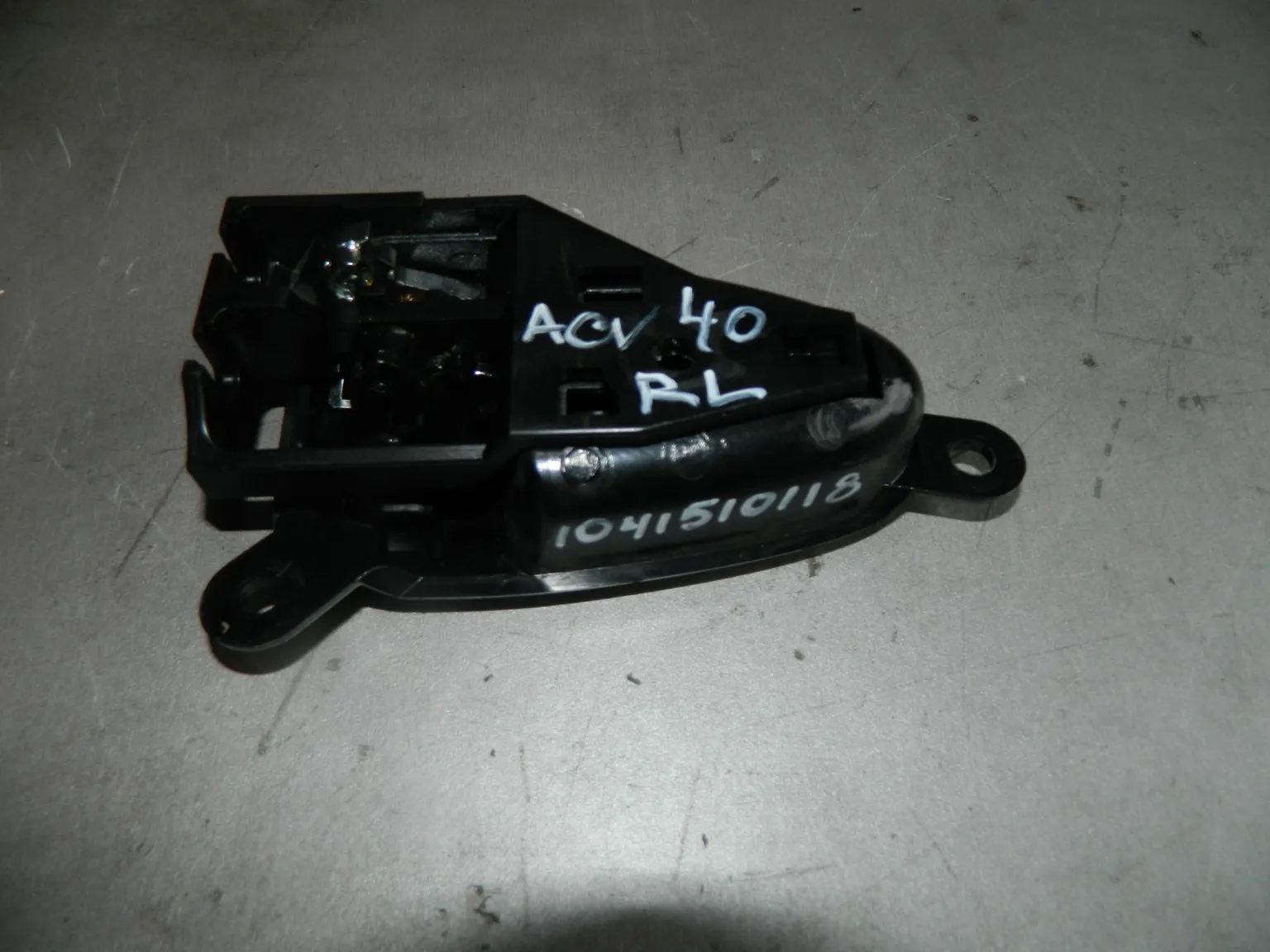 Ручка двери TOYOTA CAMRY ACV40 Внут Задн Лев (Контрактный) 1041510118