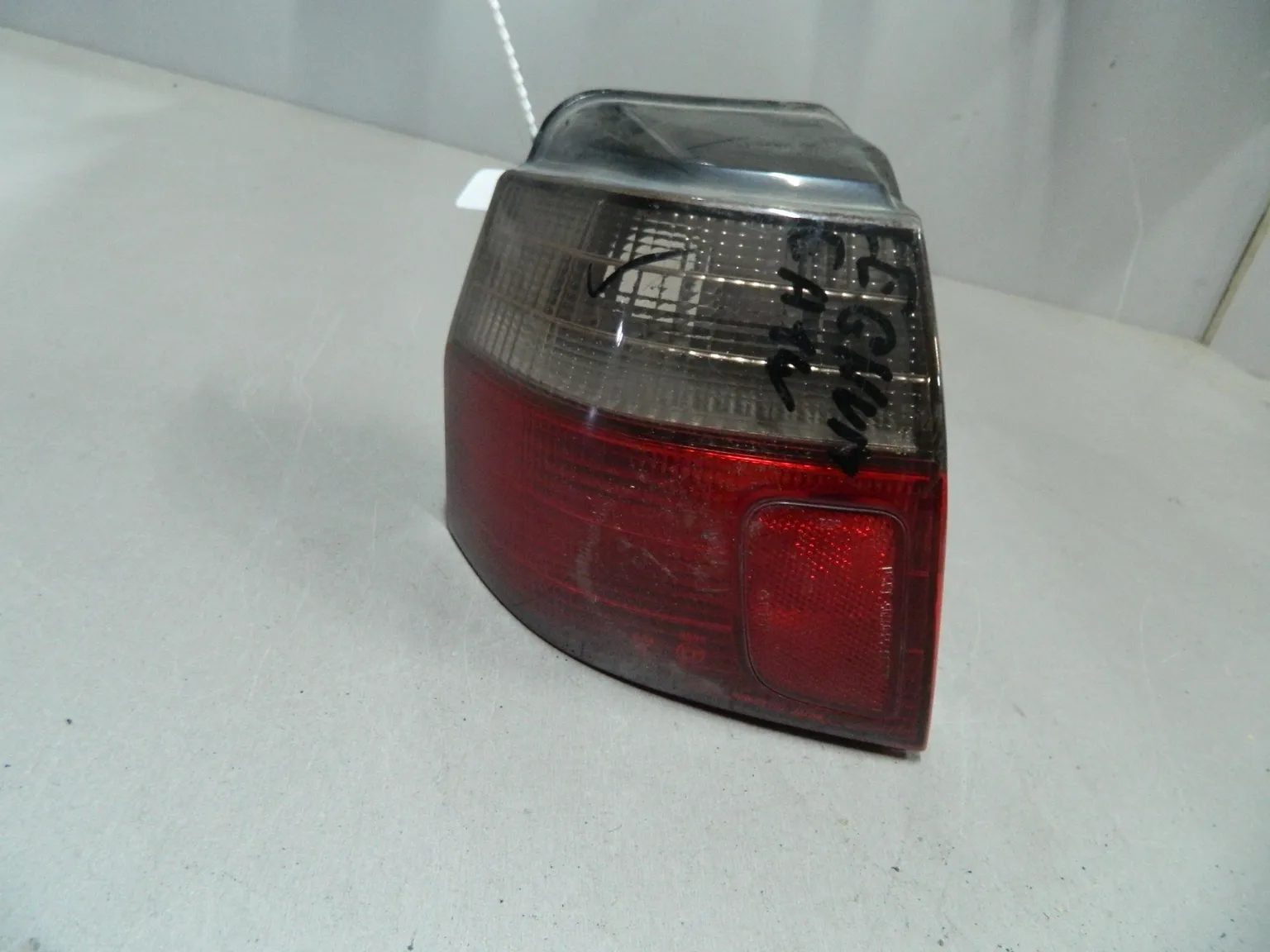 Фонарь MITSUBISHI LEGNUM EA1W Зад Лев (Контрактный) 68000304