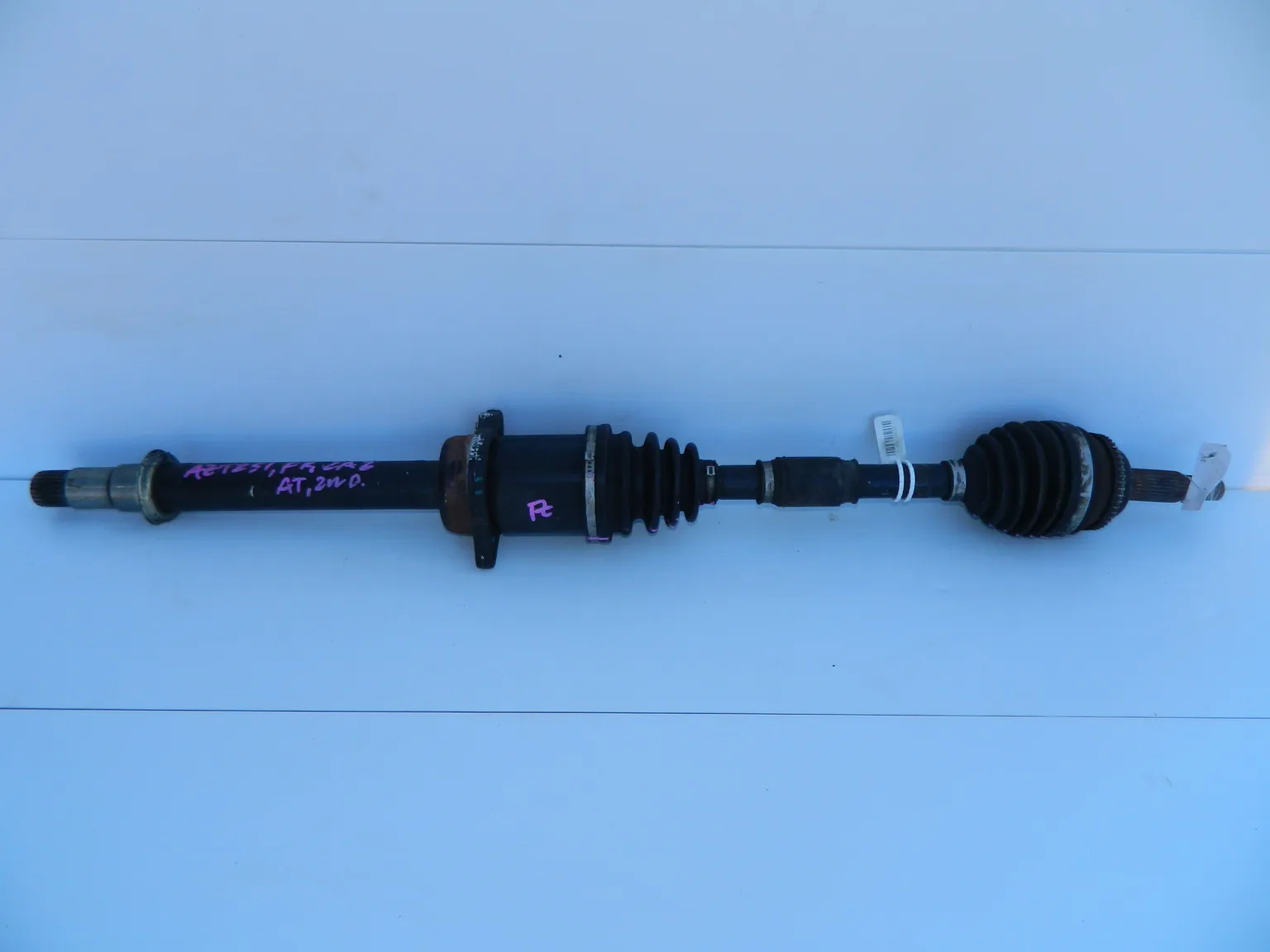 Привод TOYOTA AVENSIS AZT251 2AZFSE Перед Прав (Контрактный) 45980132