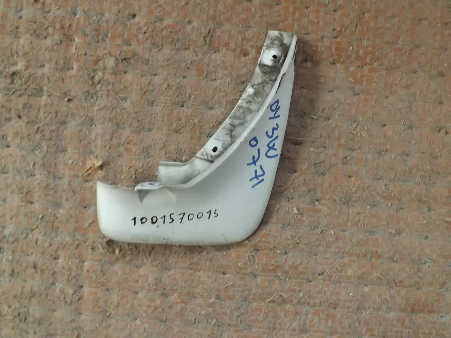 Брызговик MAZDA DEMIO DY3W Зад Прав (Контрактный) 1001570015