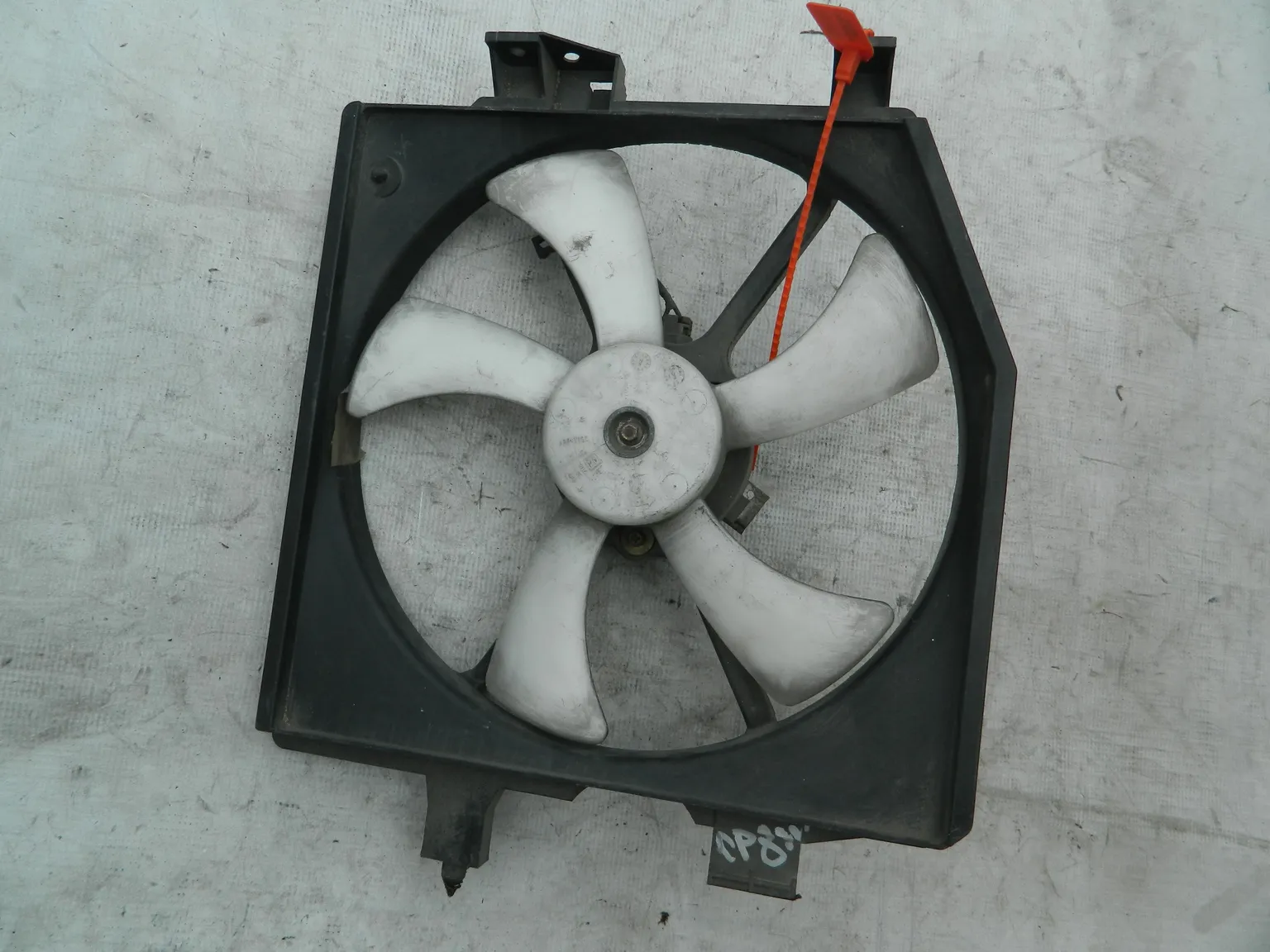 Диффузор радиатора MAZDA PREMACY CP8W (Контрактный) 72367958