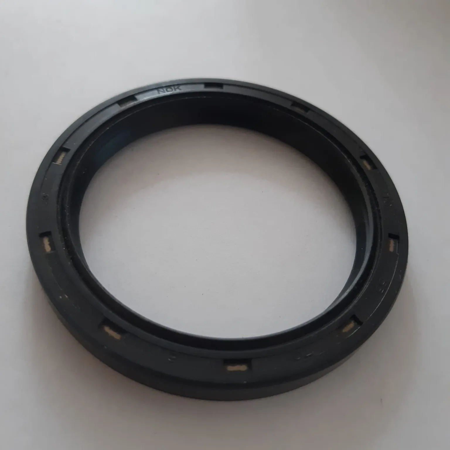 Сальник NOK BEE222A 55x70x8