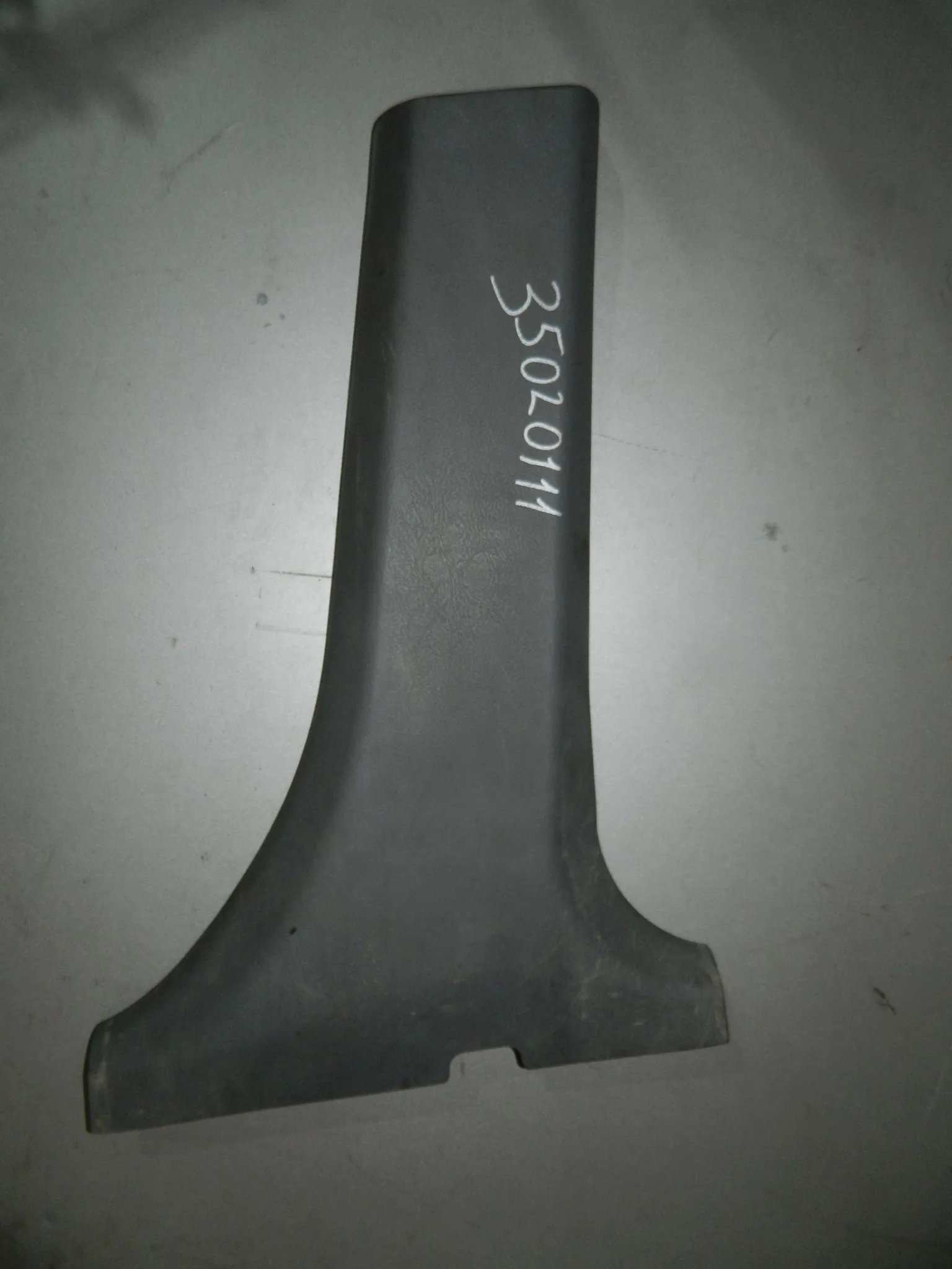 Обшивка средней стойки HYUNDAI ACCENT LC Прав Низ (Б/У) 35020111 8584525200