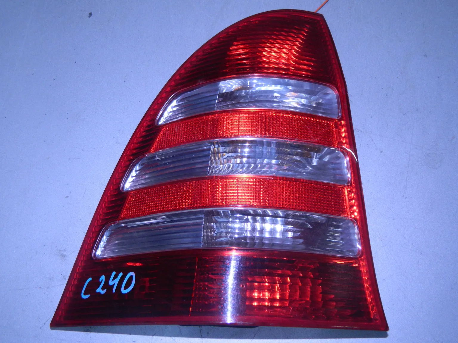 Фонарь MERCEDES-BENZ C-Class W203 Зад Лев (Контрактный) 65243390