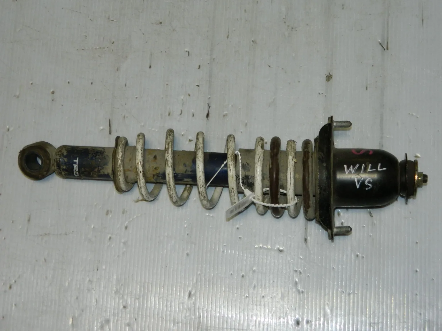 Стойка подвески TOYOTA WiLL VS ZZE127 Зад Прав (Контрактный) 45989194