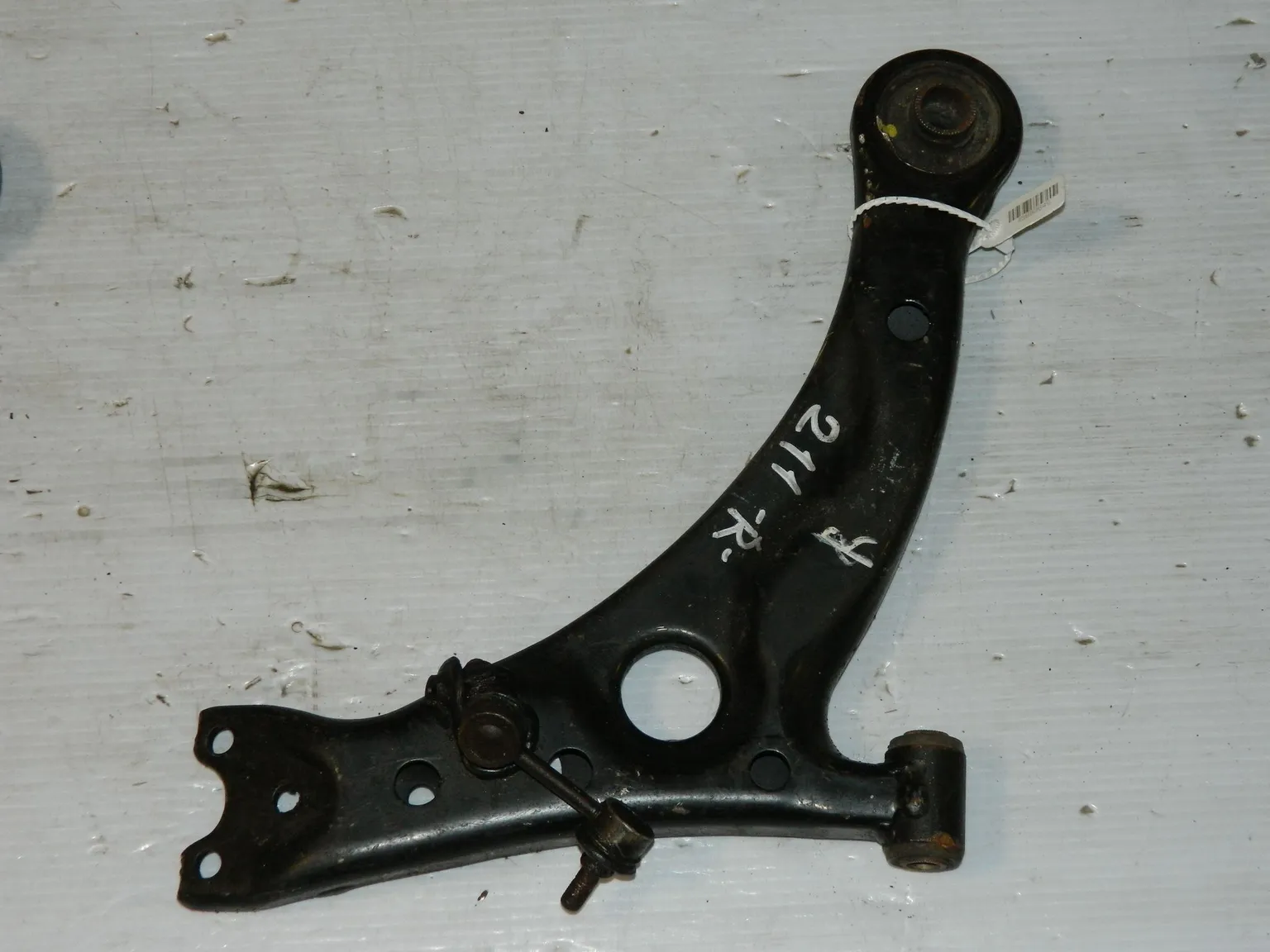 Рычаг подвески TOYOTA CALDINA AT211 Перед Прав (Контрактный) 45993649