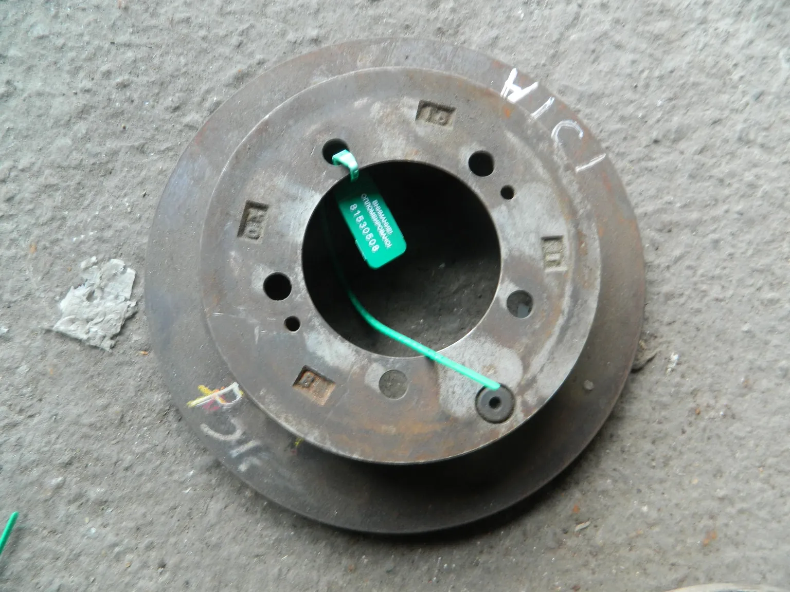 Диск тормозной MITSUBISHI DIAMANTE F31A Зад (Контрактный) 81530508