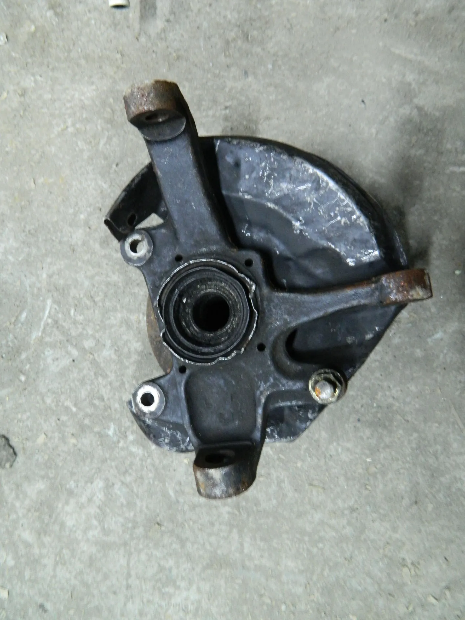 Ступица MITSUBISHI PAJERO L041G Перед Лев (Контрактный) 79591104