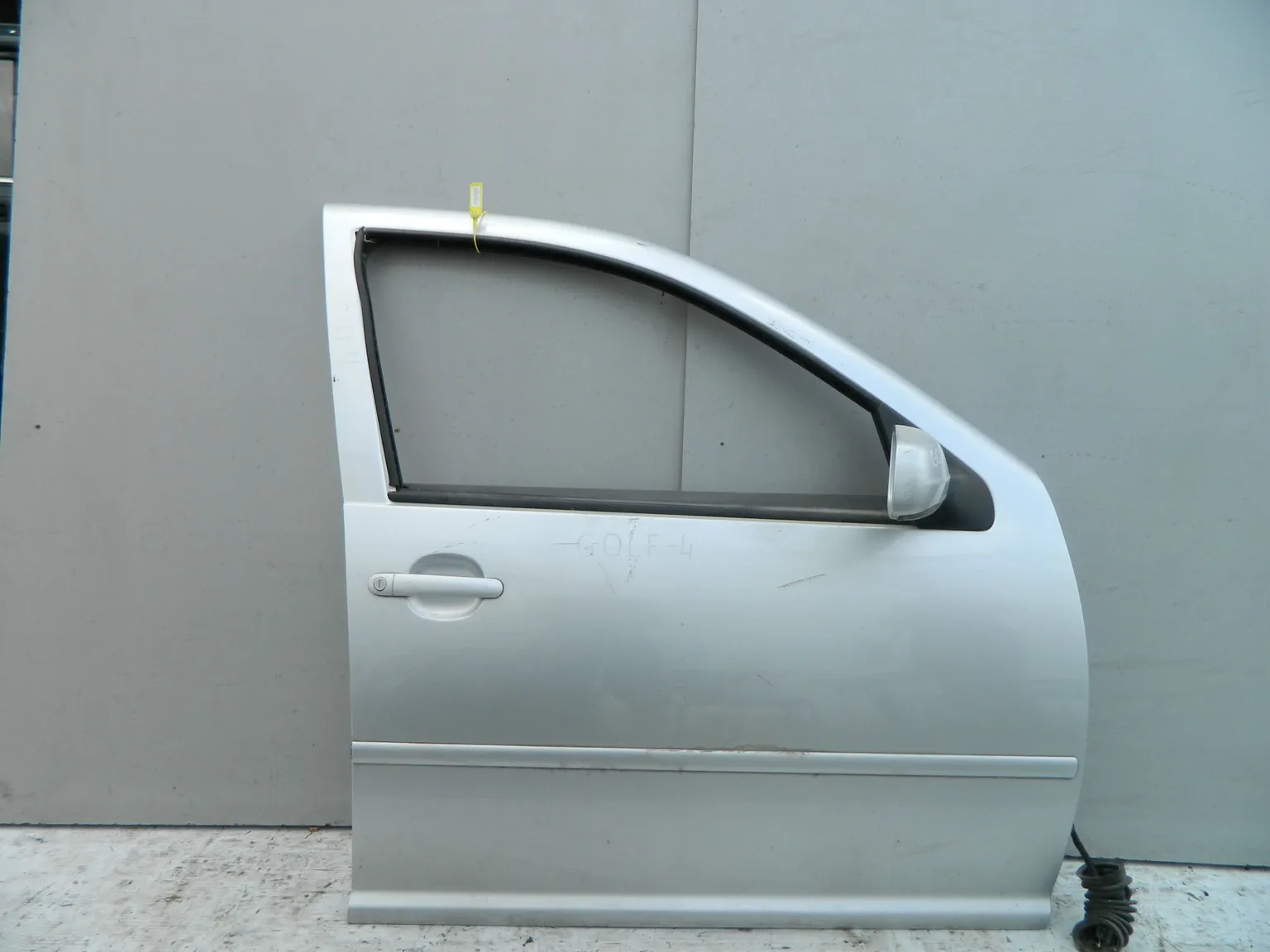 Дверь VOLKSWAGEN GOLF 1J1 Перед Прав (Контрактный) 40951298