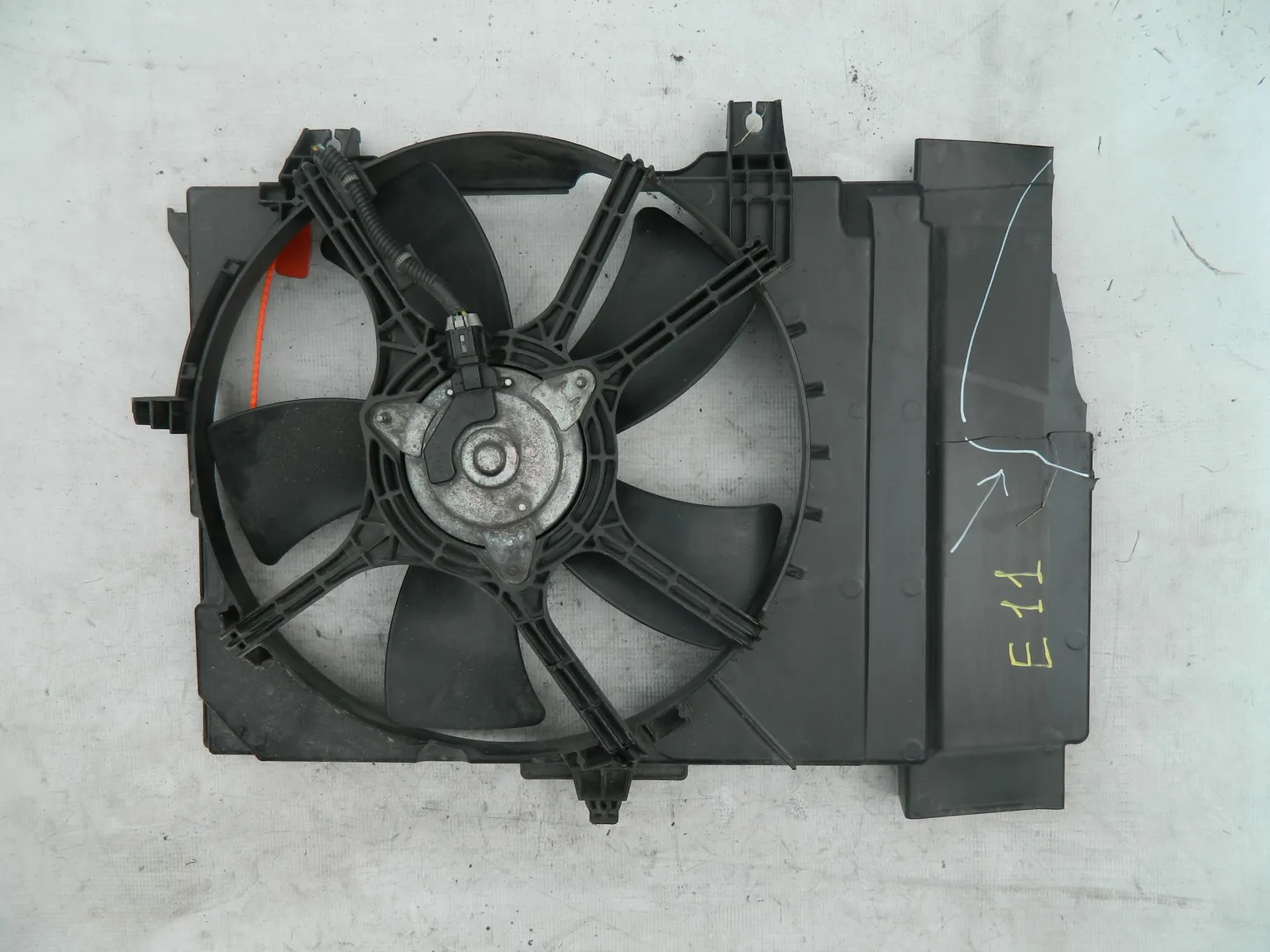 Диффузор радиатора NISSAN NOTE E11 (Контрактный) 72355067