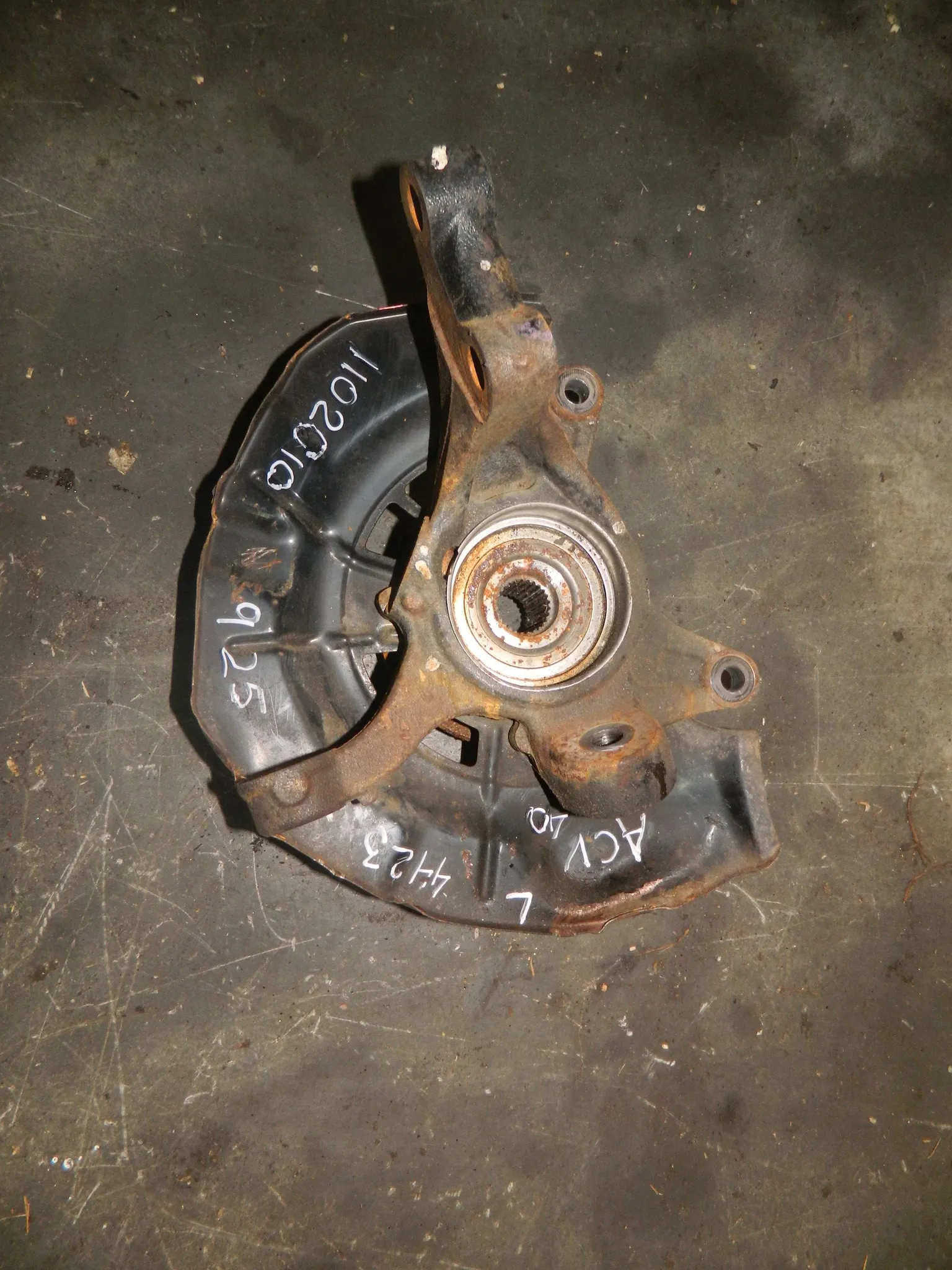 Ступица TOYOTA CAMRY ACV40 Перед Лев (Контрактный) 1102010925