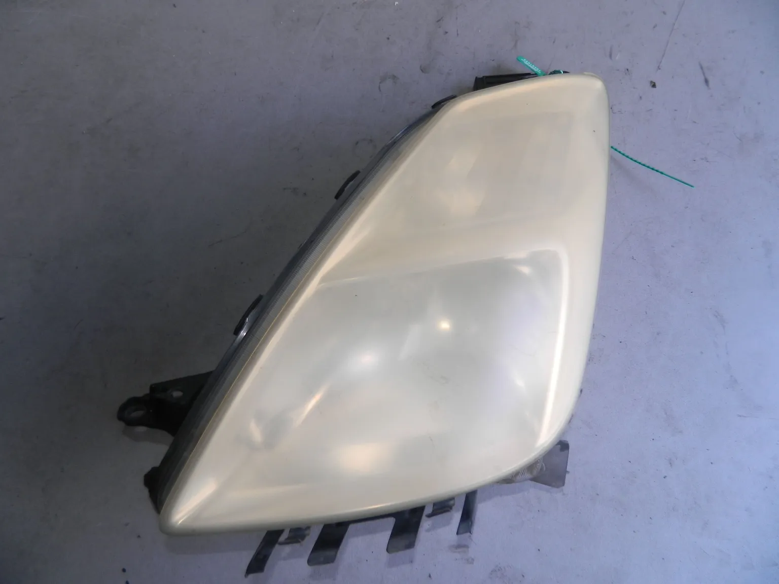 Фара TOYOTA PRIUS NHW20 Перед Лев 4716 (Контрактный) 79591542