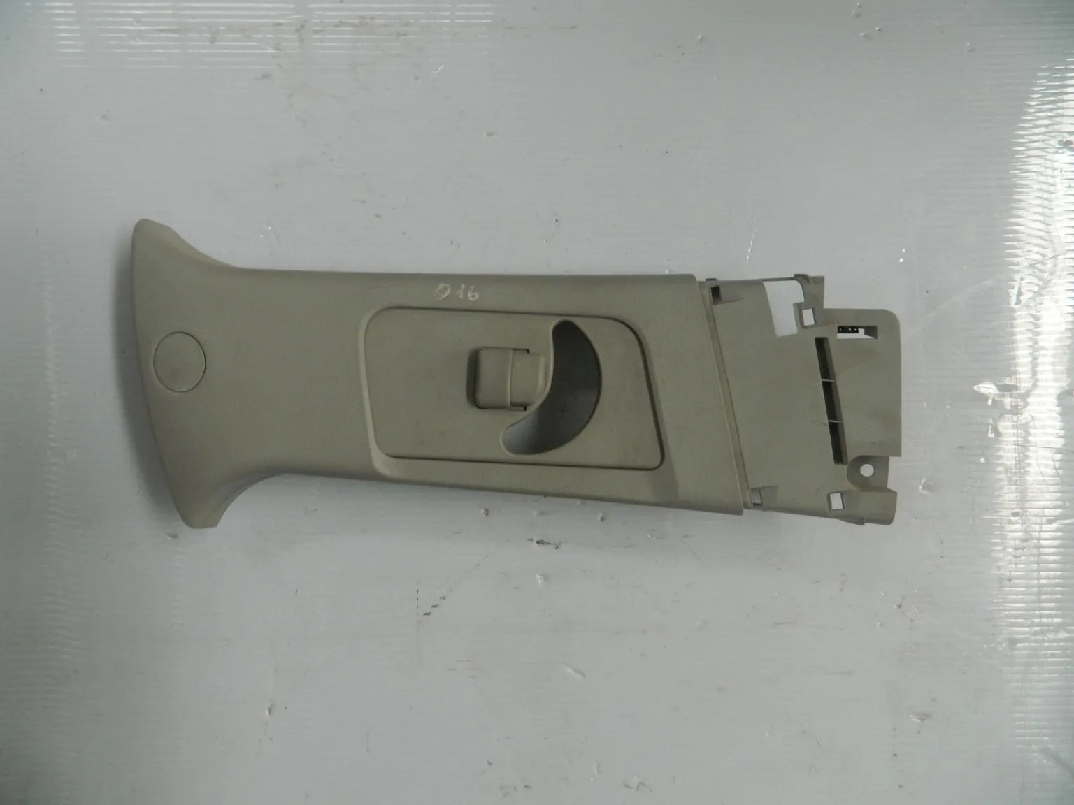 Обшивка стойки MITSUBISHI LANCER CX1A Прав Верх (Контрактный) 7211A063HA